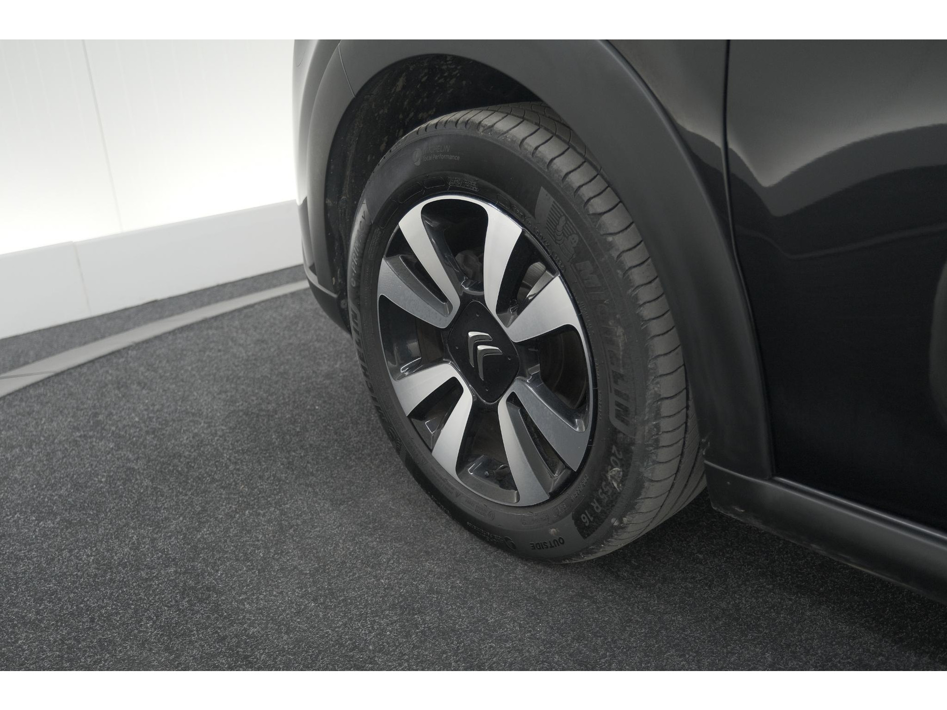 Citroen C3 PureTech 110 EAT6 Max | Apple Carplay | Parkeersensoren | Climate Control | 16 Inch Lichtmetalen Velgen