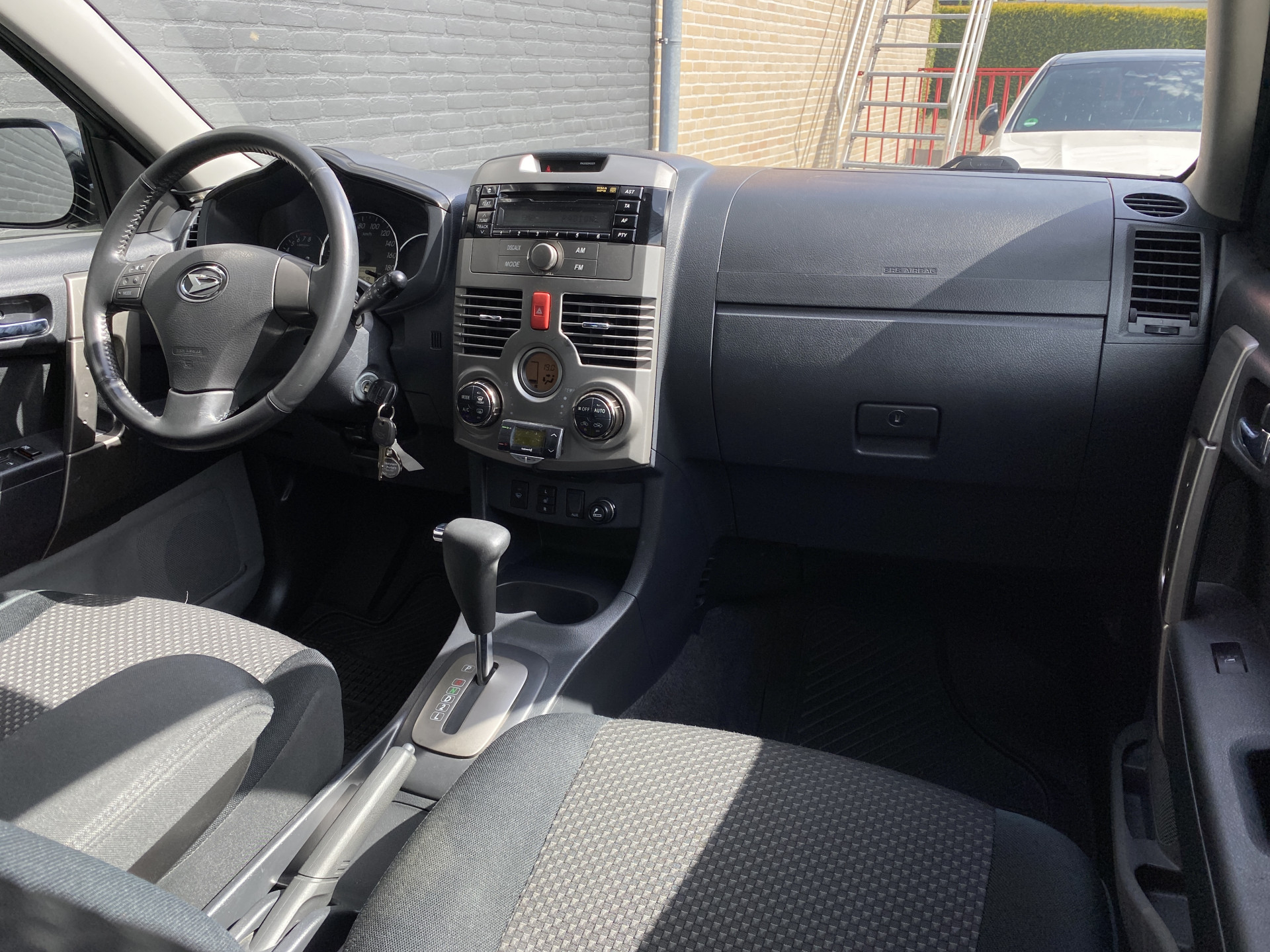 Daihatsu Terios 1.5 4WD Track AUT. | climate control | trekhaak | stoelverwarming | wielkoffer | dac/trc | elektrisch pakket