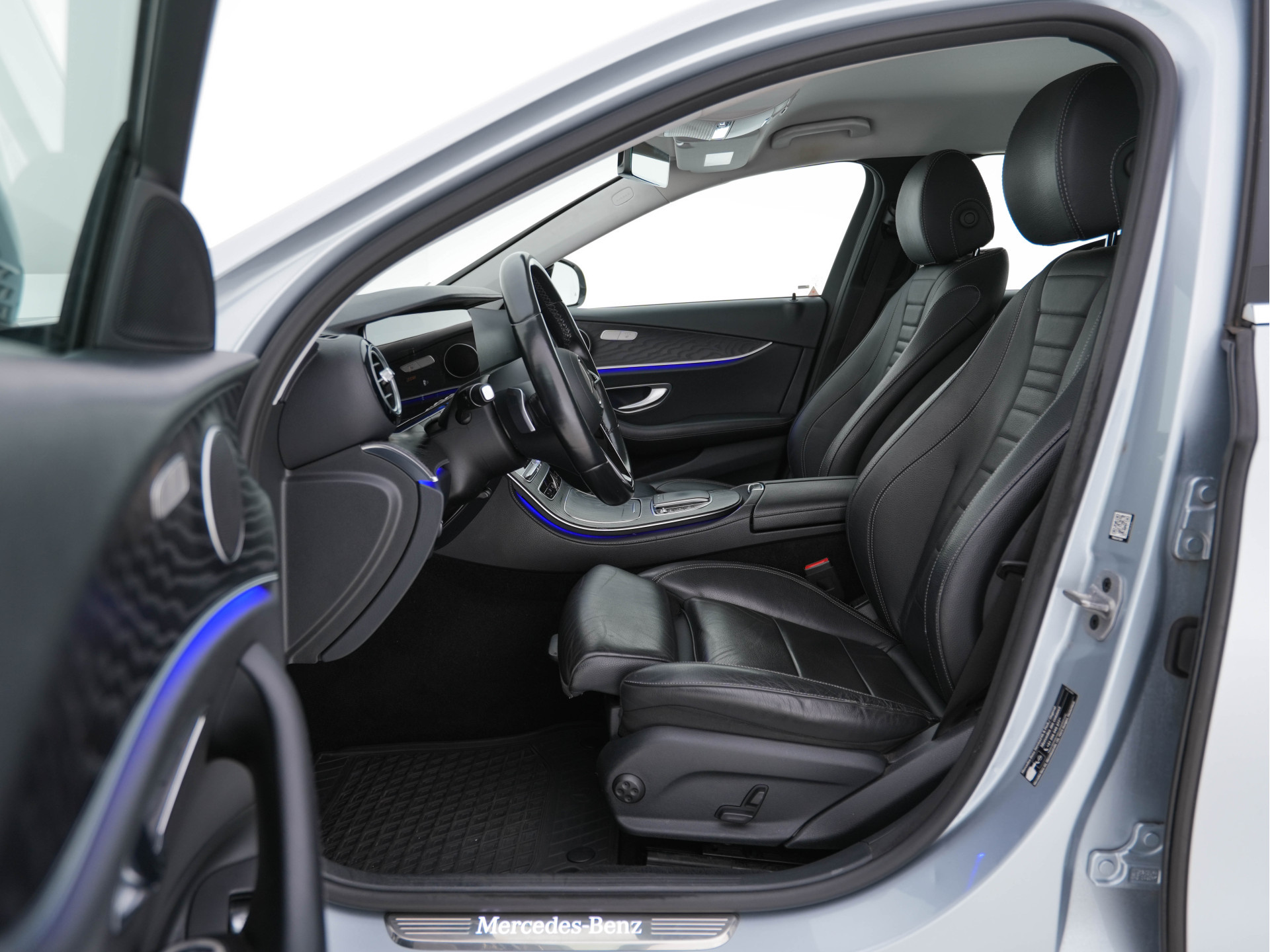 Mercedes-Benz E-klasse Estate 300 de Business Solution Luxury Plug-In (INCL-BTW) Aut. *DIGI-COCKPIT | MULTIBEAM-LED | LUXURY-LEATHER | TOP-VIEW | KEYLESS | DAB | NAVI-FULLMAP | CRUISE | SHIFT-PADDLES | AMBIENT-LIGHT | HEATED-SPORTSEATS | 18"ALU*