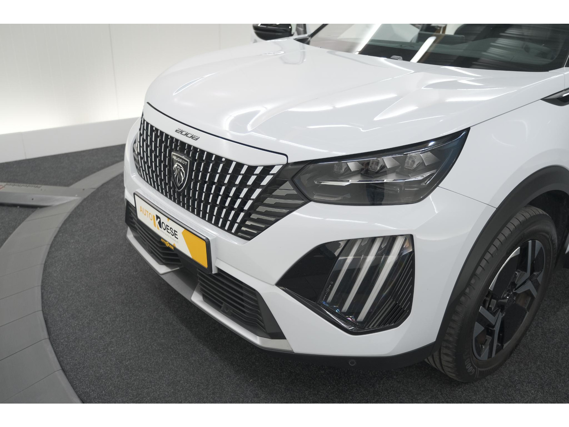 Peugeot 2008 PureTech 130 EAT8 GT | Camera | Apple Carplay | Parkeersensoren | 17 Inch Lichtmetalen Velgen