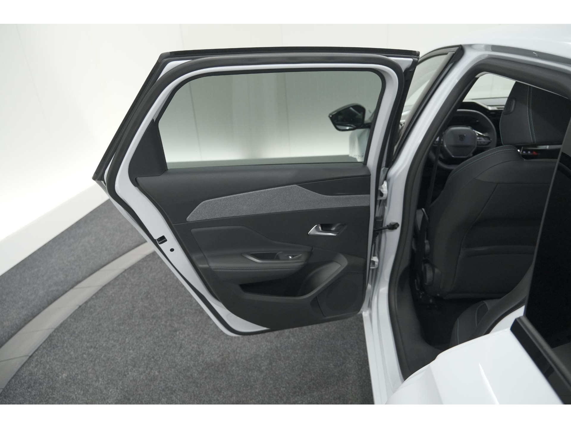 Peugeot 308 SW 1.6 Plug-in Hybrid 180 Allure | Perfecte Staat | 360 Camera | Adaptieve Cruise Control | Navigatie | Apple Carplay