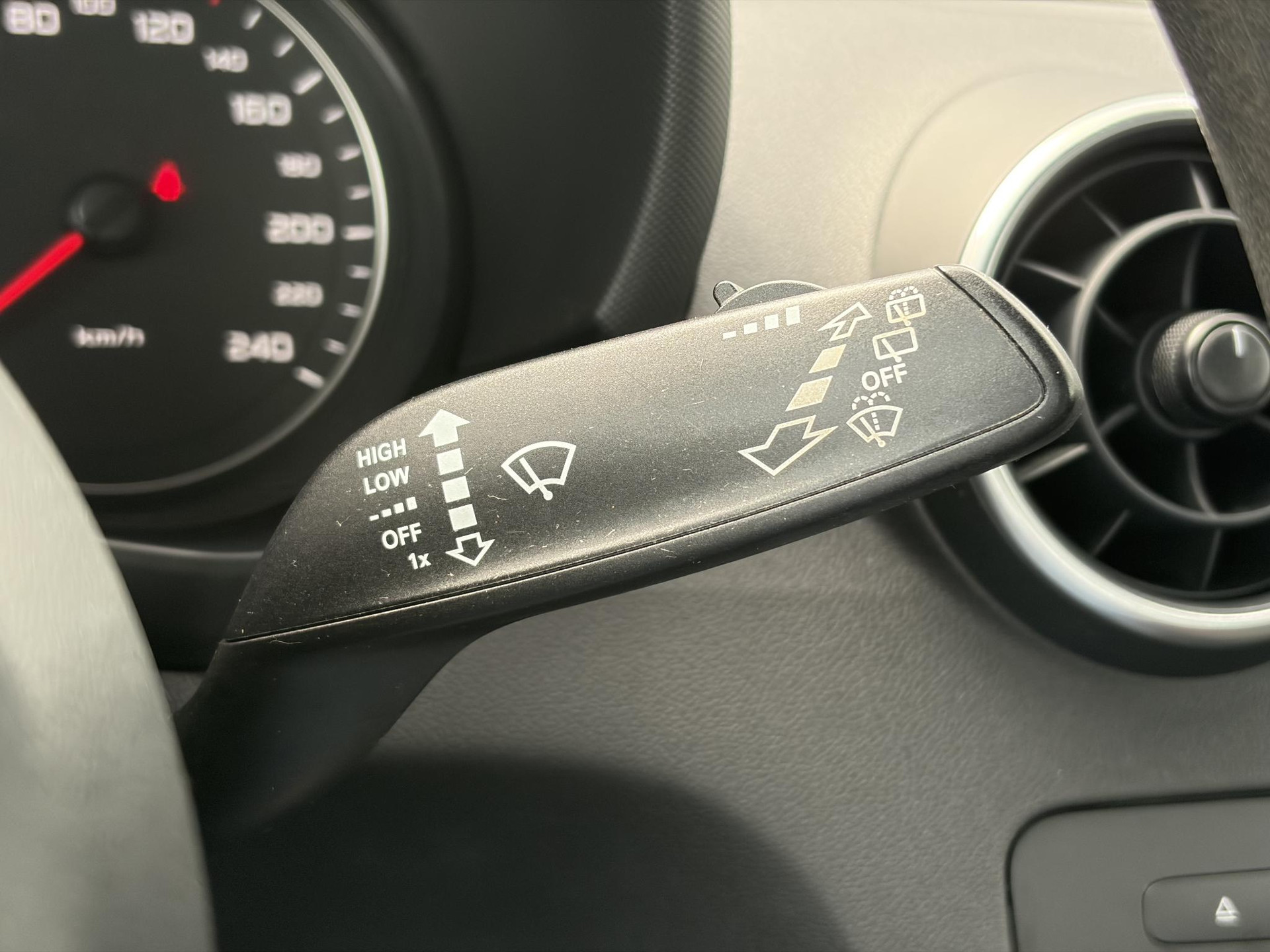 Audi A1 1.2 TFSI Ambition Pro Line ✓Carplay✓Clima✓Stoelverwarming✓Pdc✓Lm velgen✓85pk✓Zeer zuinig✓Apk tot 09-2027