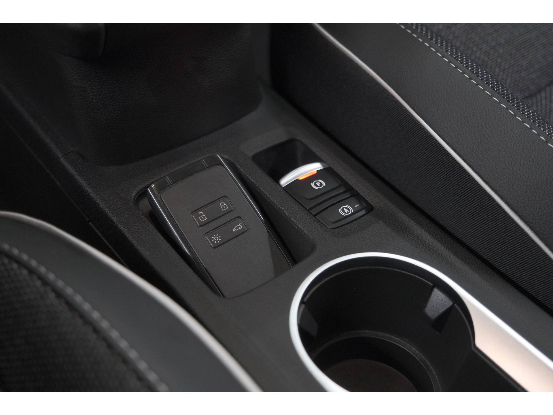 Renault Captur 1.6 E-Tech Hybrid 145 Techno | Pack Parking | Camera | Navigatie | Apple CarPlay