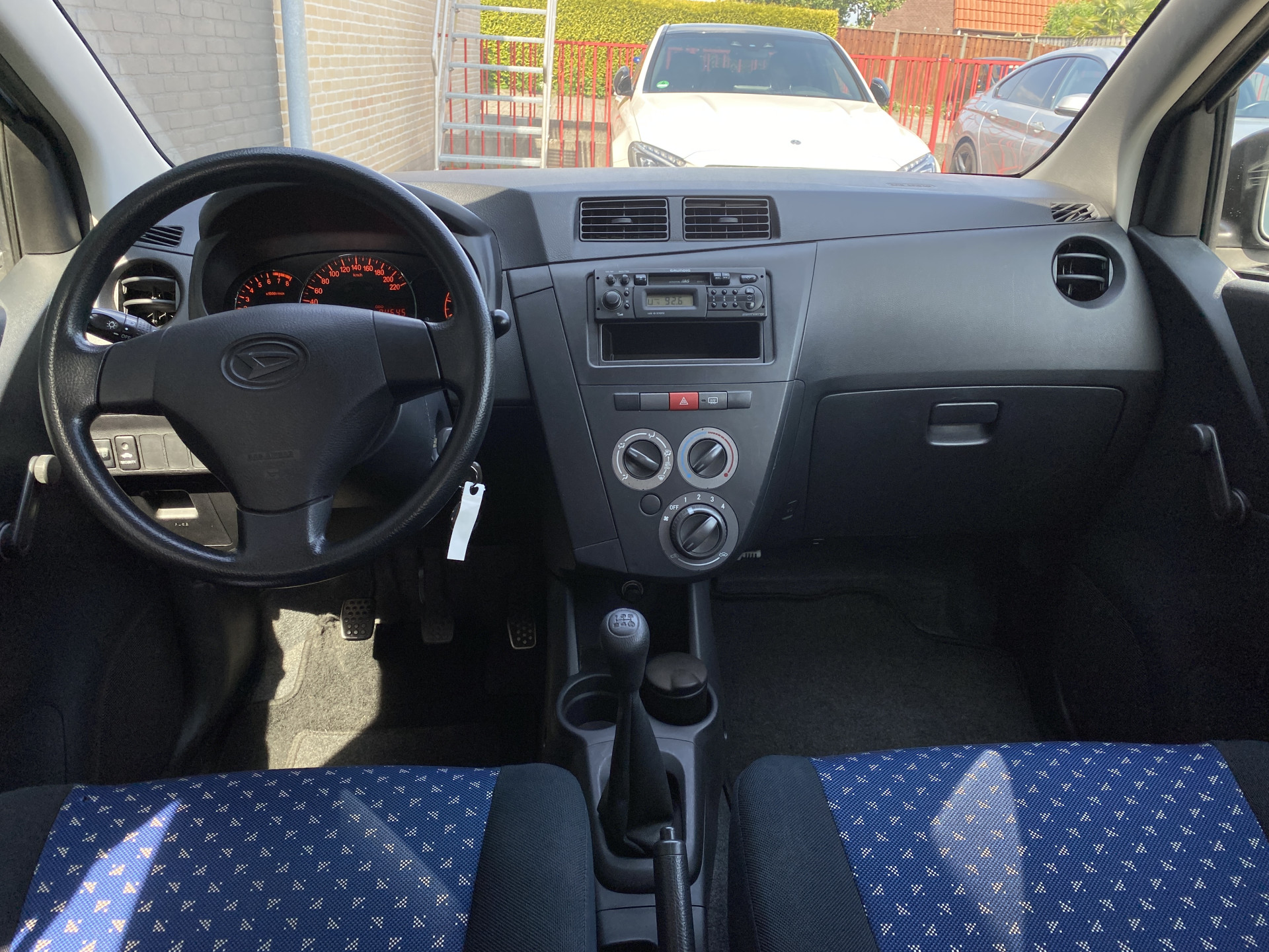 Daihatsu Cuore 1.0 Clever | dealer onderhouden | metallic lak | centrale deurvergrendeling | airbags | NL auto