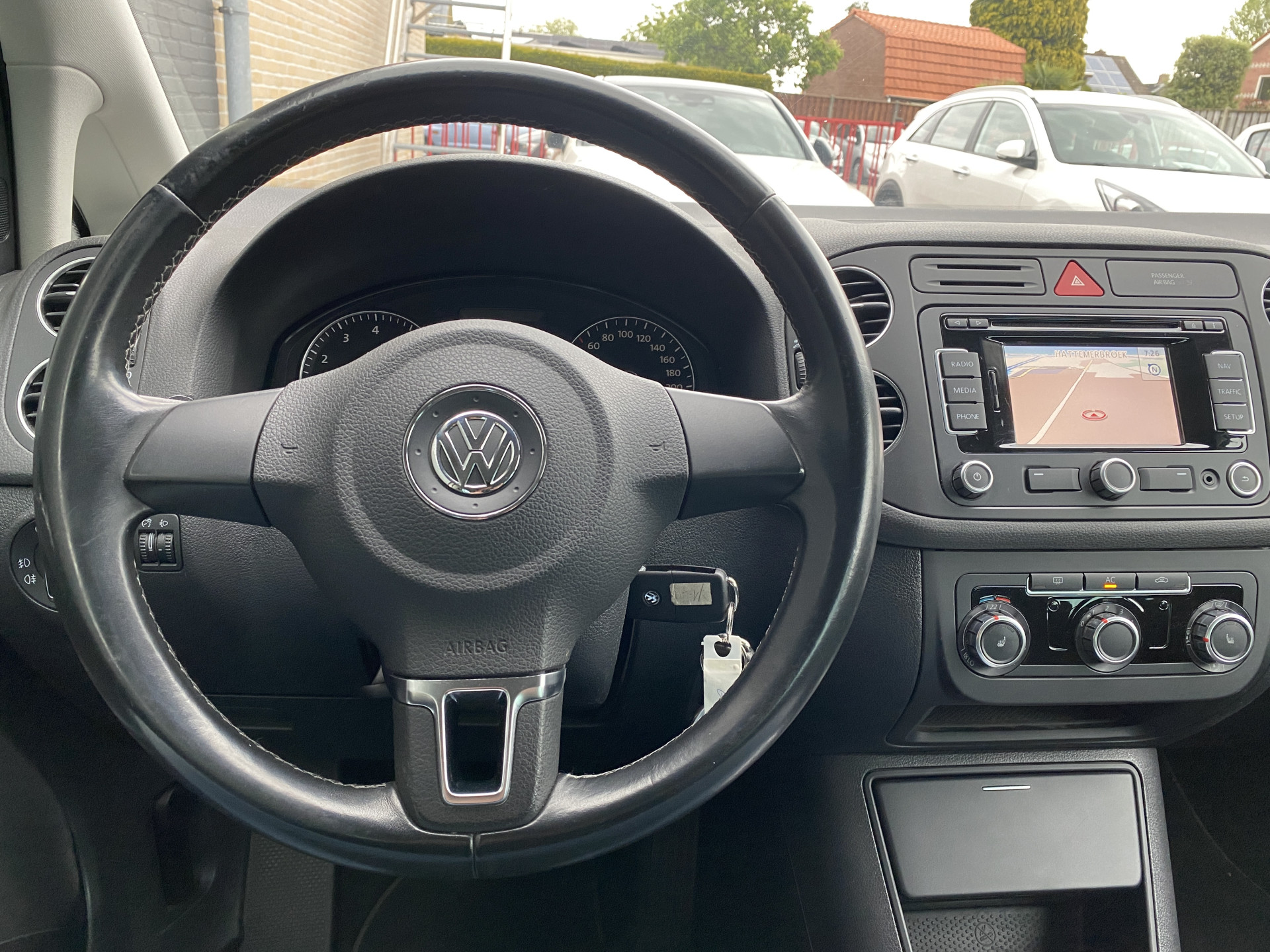 Volkswagen Golf Plus 1.4 TSI 122 pk Team AUT. | navigatie | cruise control | stoelverwarming | trekhaak | all season banden