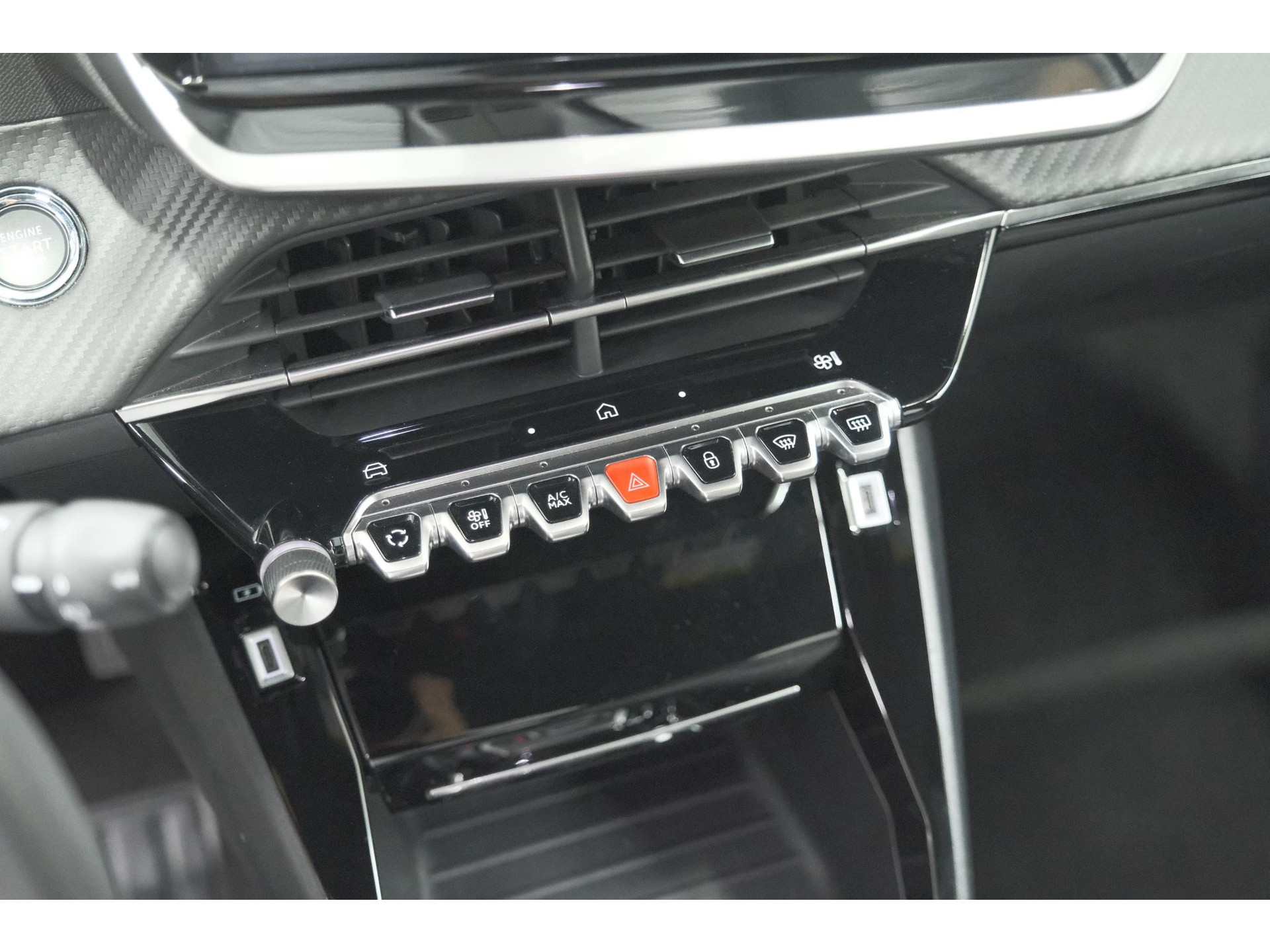 Peugeot e-2008 EV Allure 54 kWh | 97,9% SOH | 11 KW Lader | Apple Carplay | Parkeersensoren