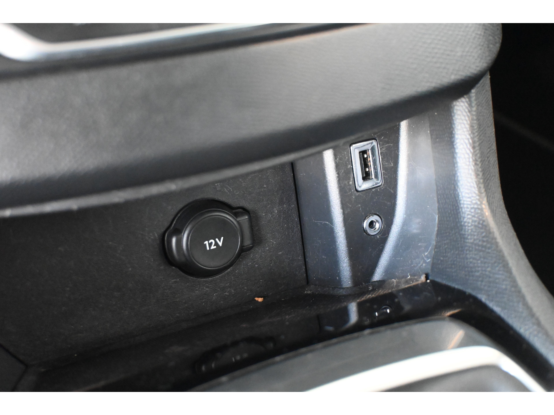 Peugeot 308 SW 1.6 BlueHDI Blue Lease Pack Nap Clima Cruise NavigatieTrekhaak PDC Goed Onderhouden! Inruil Mogelijk!