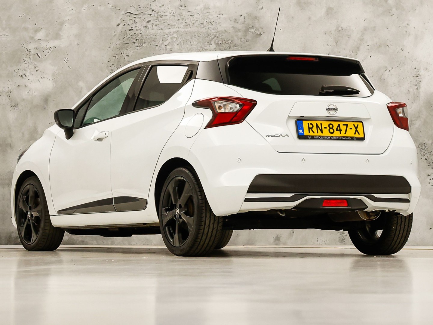 Nissan Micra 0.9 IG-T N-Connecta Sport (NAVIGATIE, CLIMATE, CAMERA, GETINT GLAS, SPORTSTOELEN, ELEK RAMEN, CRUISE, NIEUWSTAAT)
