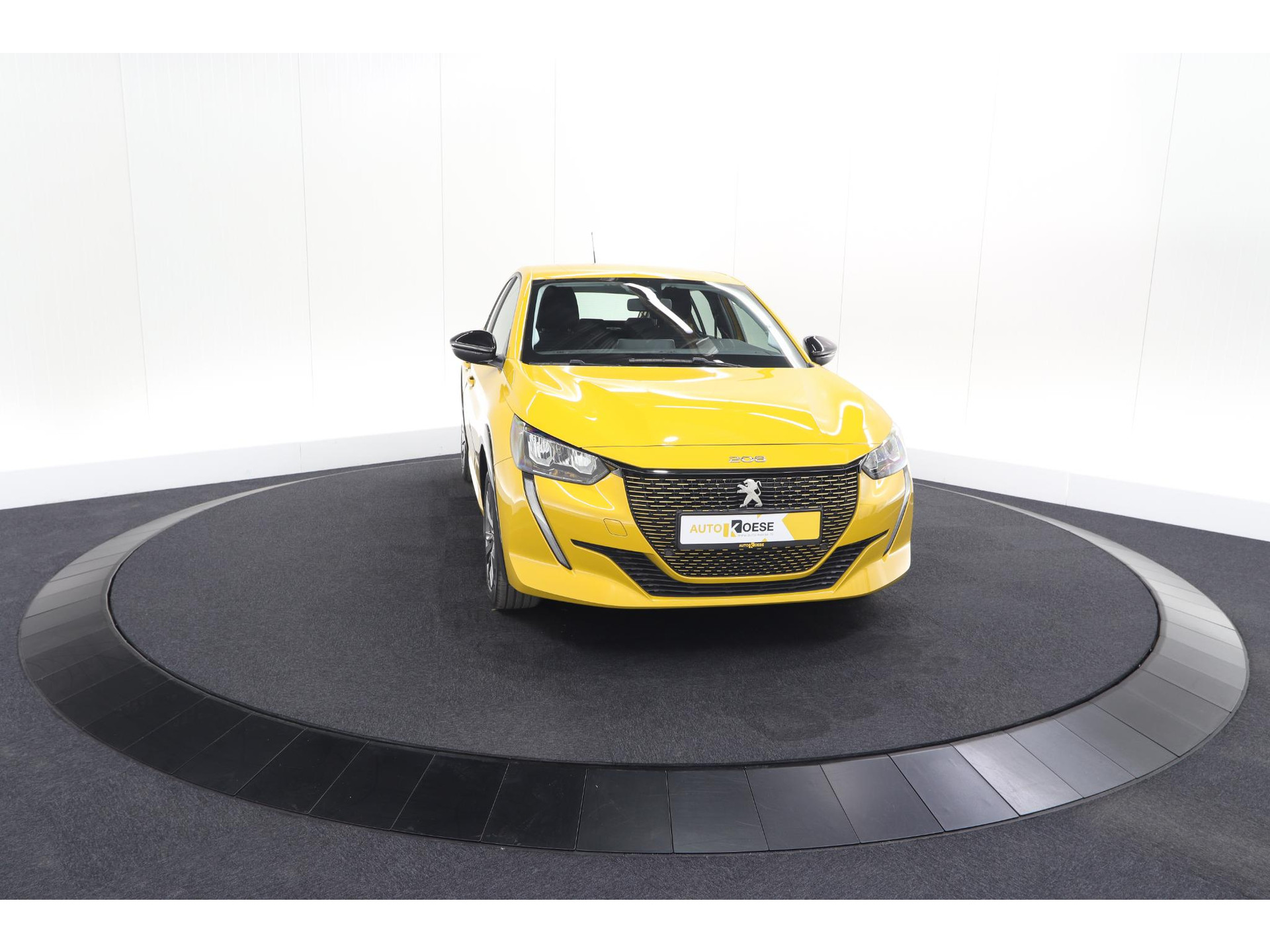 Peugeot e-208 EV Active Pack 50 kWh | 96,8% SOH | Navigatie | Parkeersensoren | Stoelverwarming