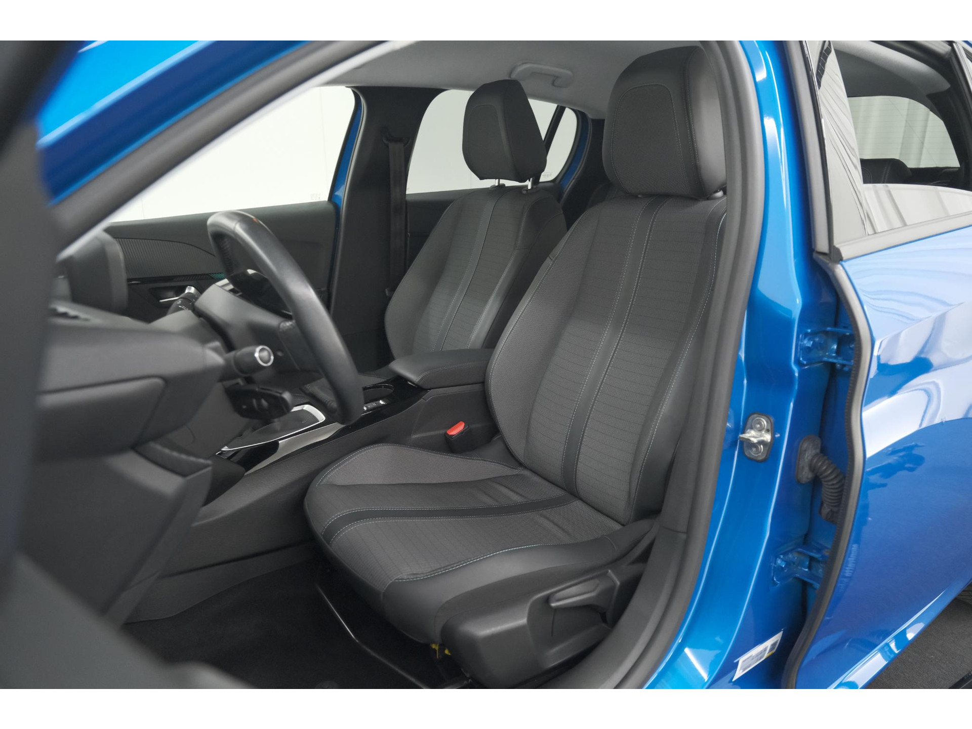 Peugeot 208 PureTech 100 Allure | Trekhaak | Camera | Apple Carplay | Navigatie | Parkeersensoren