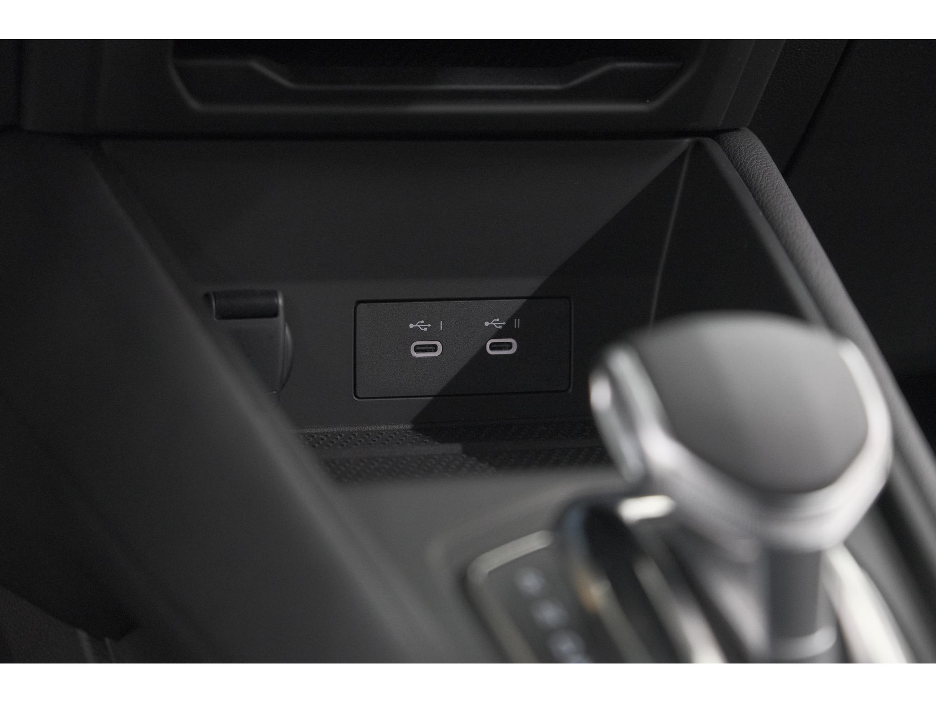 Renault Captur Mild Hybrid 160 EDC Techno | Pack Winter | Camera | Adaptieve Cruise Control | Apple Carplay