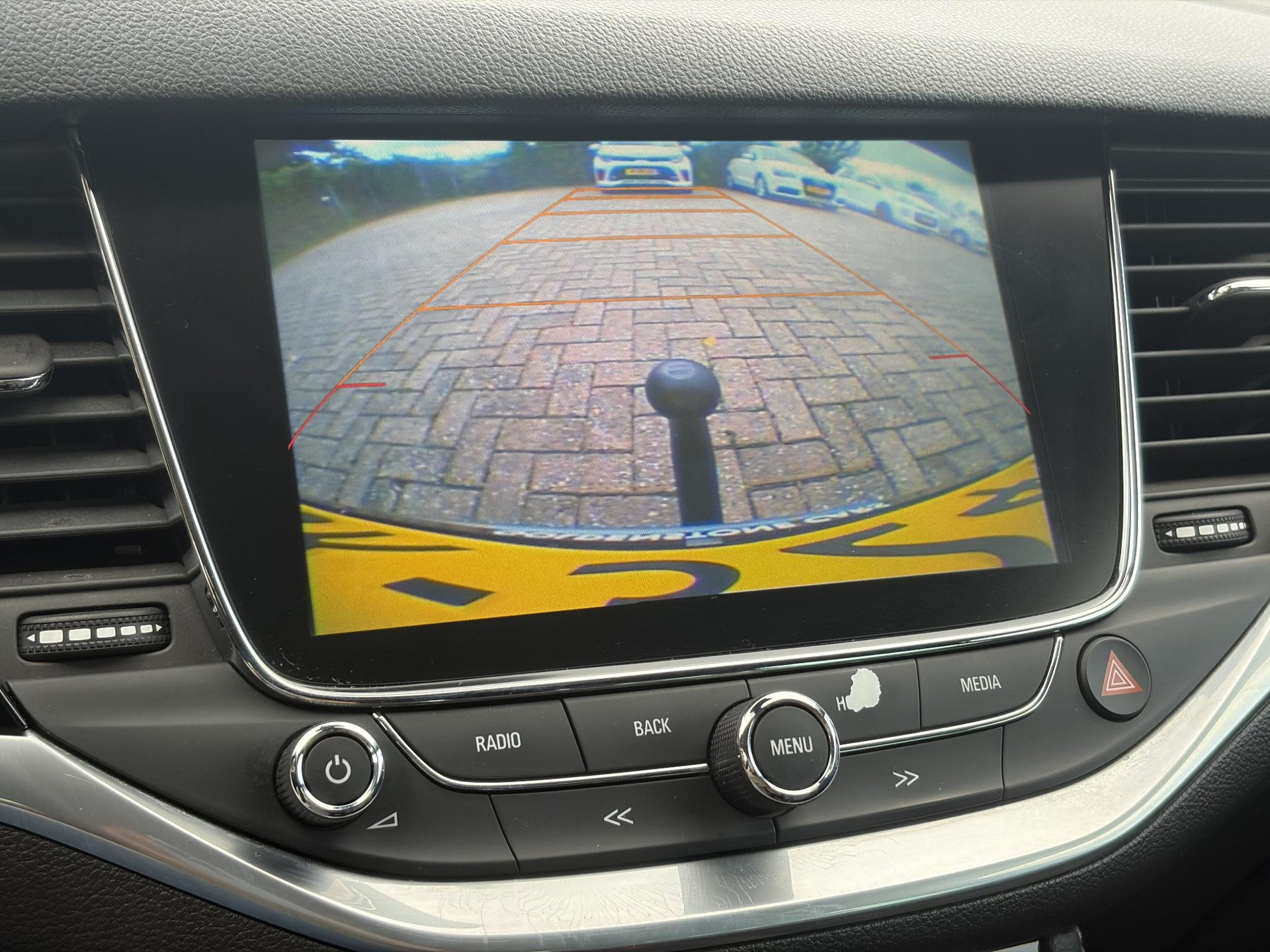 Opel Astra 1.4 Innovation ✓150pk✓Camera✓2e Eigenaar✓Carplay✓Pano✓Stoelverw✓Stuurverw✓Leder✓Navi✓Trekhaak✓Net beurt gehad✓Automaat✓Keyless✓Clima✓Cruise✓Pdc V+A✓105pk✓N.A.P✓17''Lm velgen✓Rijstrooksensor✓Apk tot 09-2027