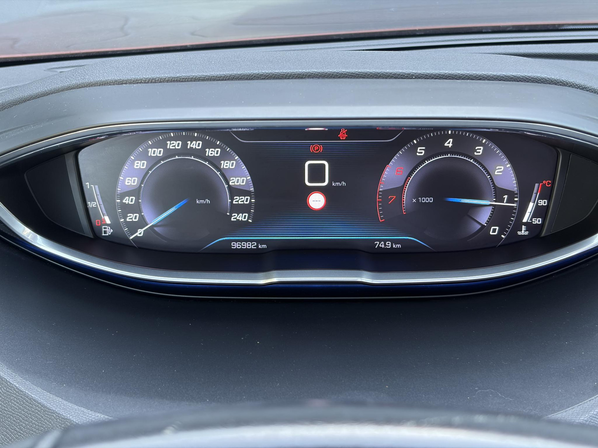 Peugeot 3008 1.2 PureTech Allure Distributieriem vv in 2025 l Pano l 360° Camera l Carplay l Dealer Onderhouden l Navi l Halfleder l Pdc l Keyless l 131pk l 6 Bak l Apk tot 12-2026