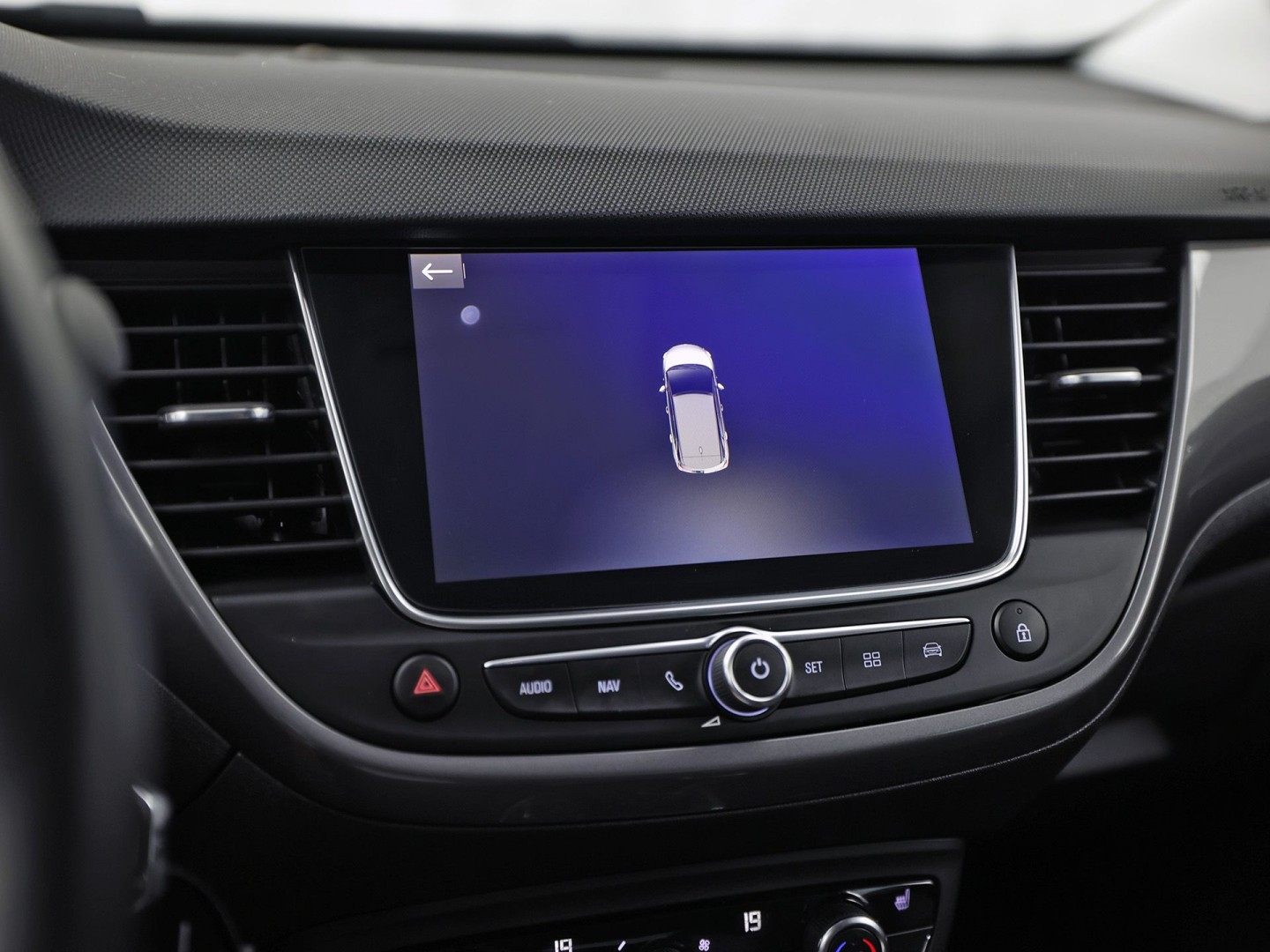 Opel Crossland X 1.2 Turbo Innovation Sport Automaat (APPLE CARPLAY, GROOT NAVI, CLIMATE, STUUR/STOELVERWARMING, SPORTSTOELEN, LEDER, GETINT GLAS, PARKEERSENSOREN, NIEUWSTAAT)