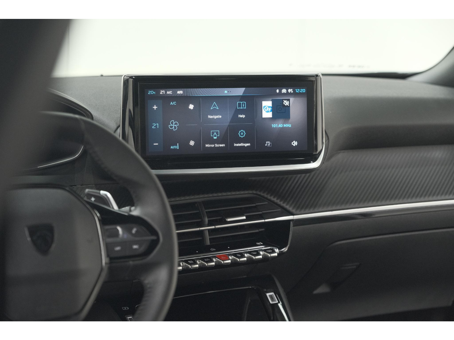 Peugeot 2008 Hybrid 136 e-DCS6 Allure | 360 Camera | Adaptieve Cruise Control | Dodehoekdetectie | Navigatie