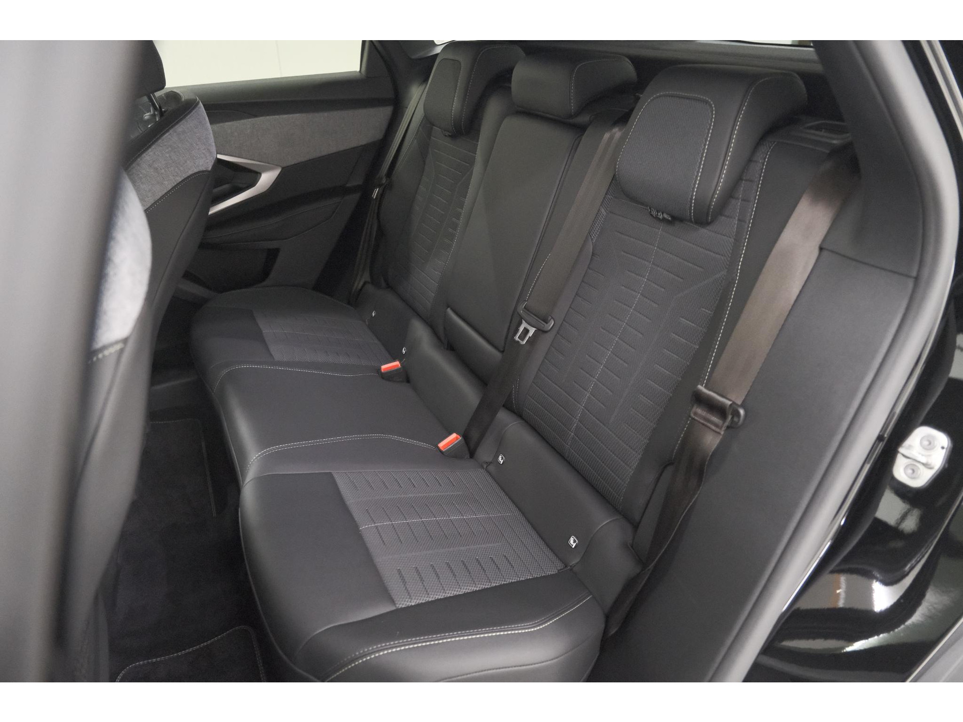 Peugeot 3008 Hybrid 145 e-DCS6 GT | Trekhaak Afneembaar | Allseason Banden | Camera | Adaptieve Cruise Control