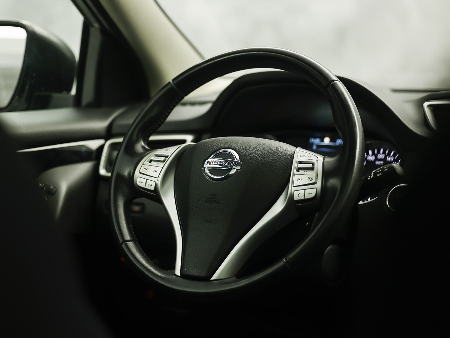 Nissan Qashqai 1.2 N-Connecta Sport (PANORAMADAK, NAVIGATIE, 360 CAMERA, SPORTSTOELEN, GETINT GLAS, TREKHAAK, CRUISE, NIEUWSTAAT)