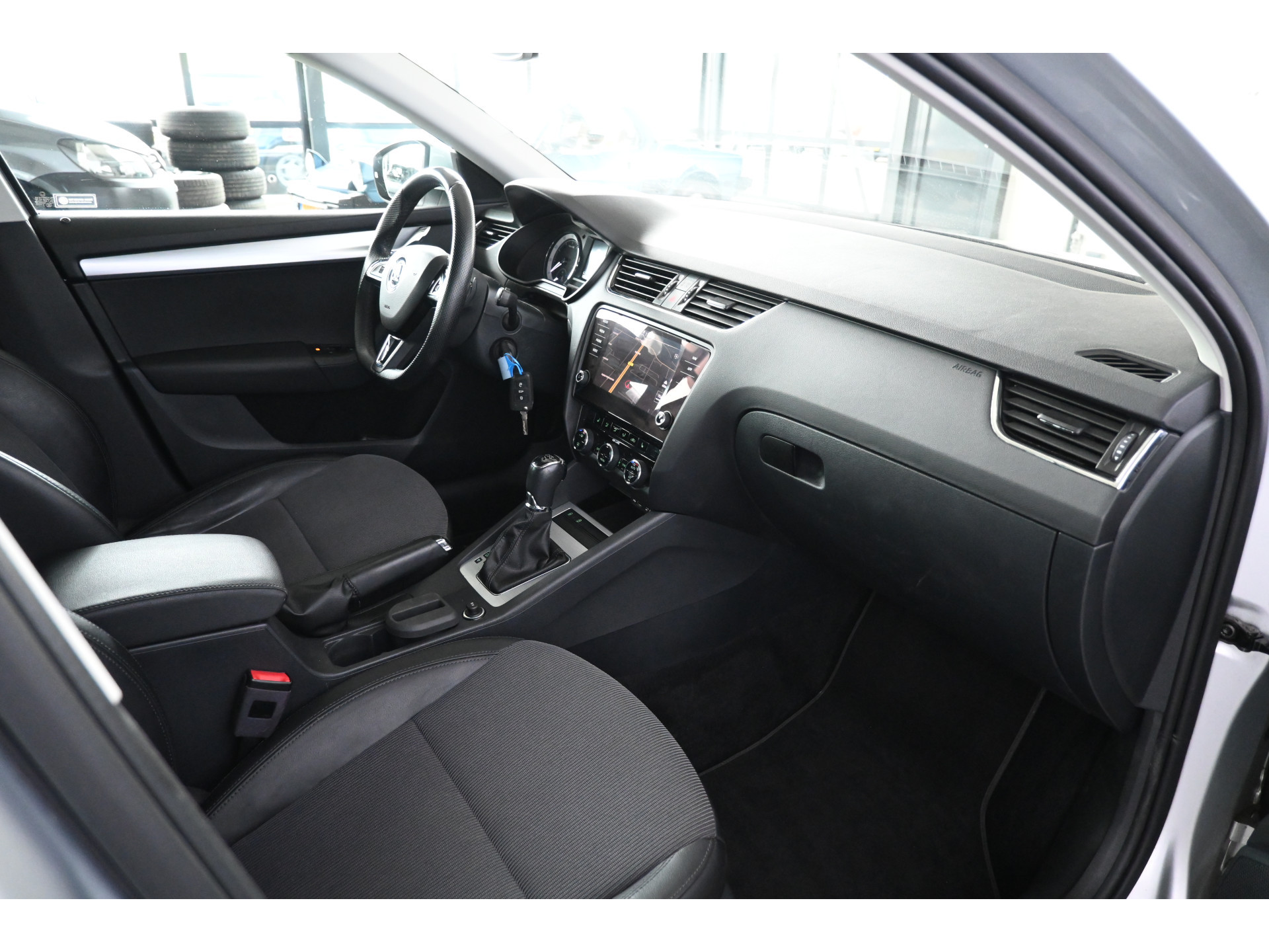 ŠKODA Octavia Combi 1.0 TSI Greentech Ambition Business Automaat Navigatie Stoelverwarming Rijklaarprijs! Inruil Mogelijk!