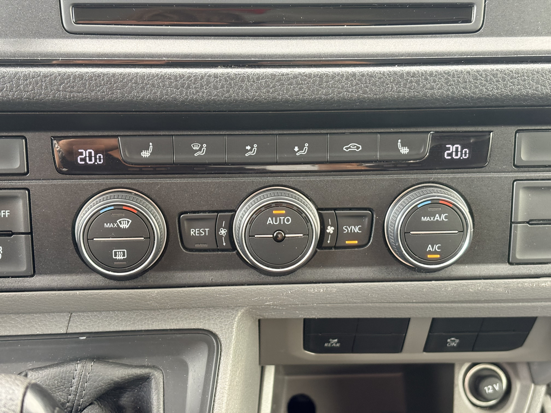 Volkswagen Crafter 2.0 TDI 177PK Ambulance L3H3 Automaat ACC Climate Control Stroompunten Laadruimte Parkeersensoren