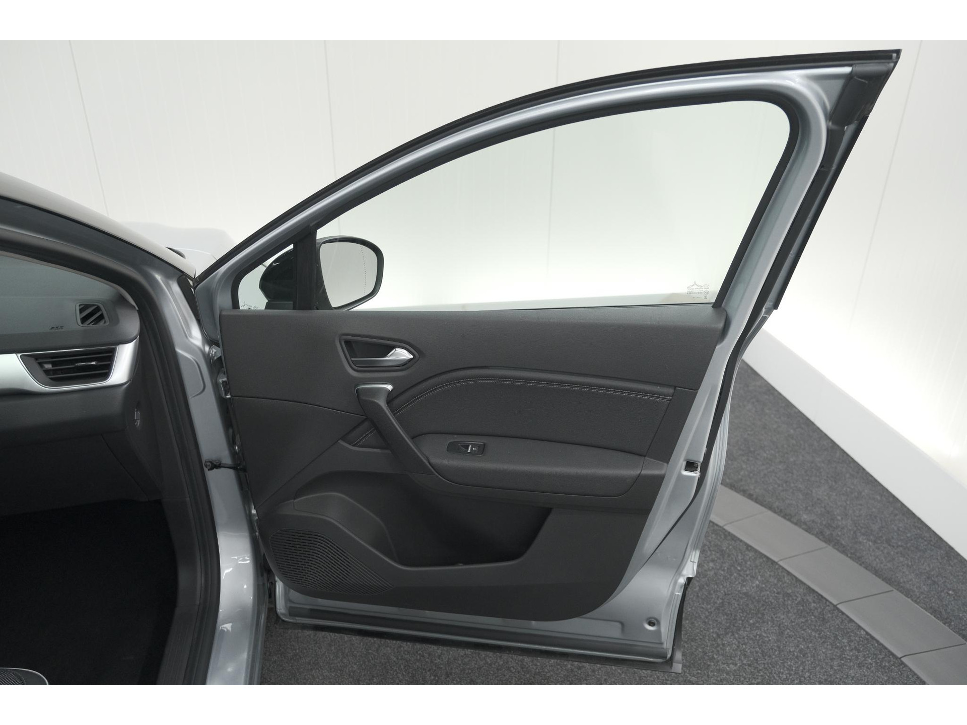 Renault Captur Mild Hybrid 140 EDC Techno | Camera | 9.3 Inch Scherm | Apple Carplay | Parkeersensoren | Allseason Banden | Stoelverwarming