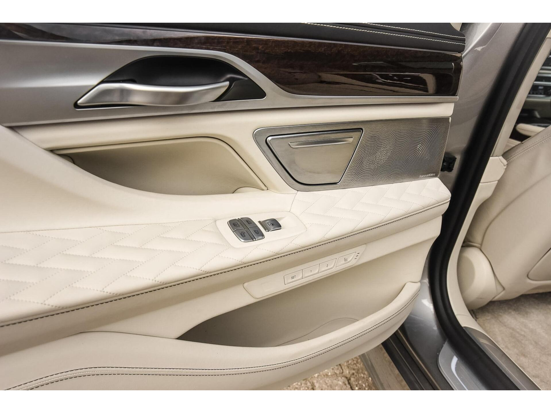 BMW 745Le High Executive | M Sport | Massage | Lounge