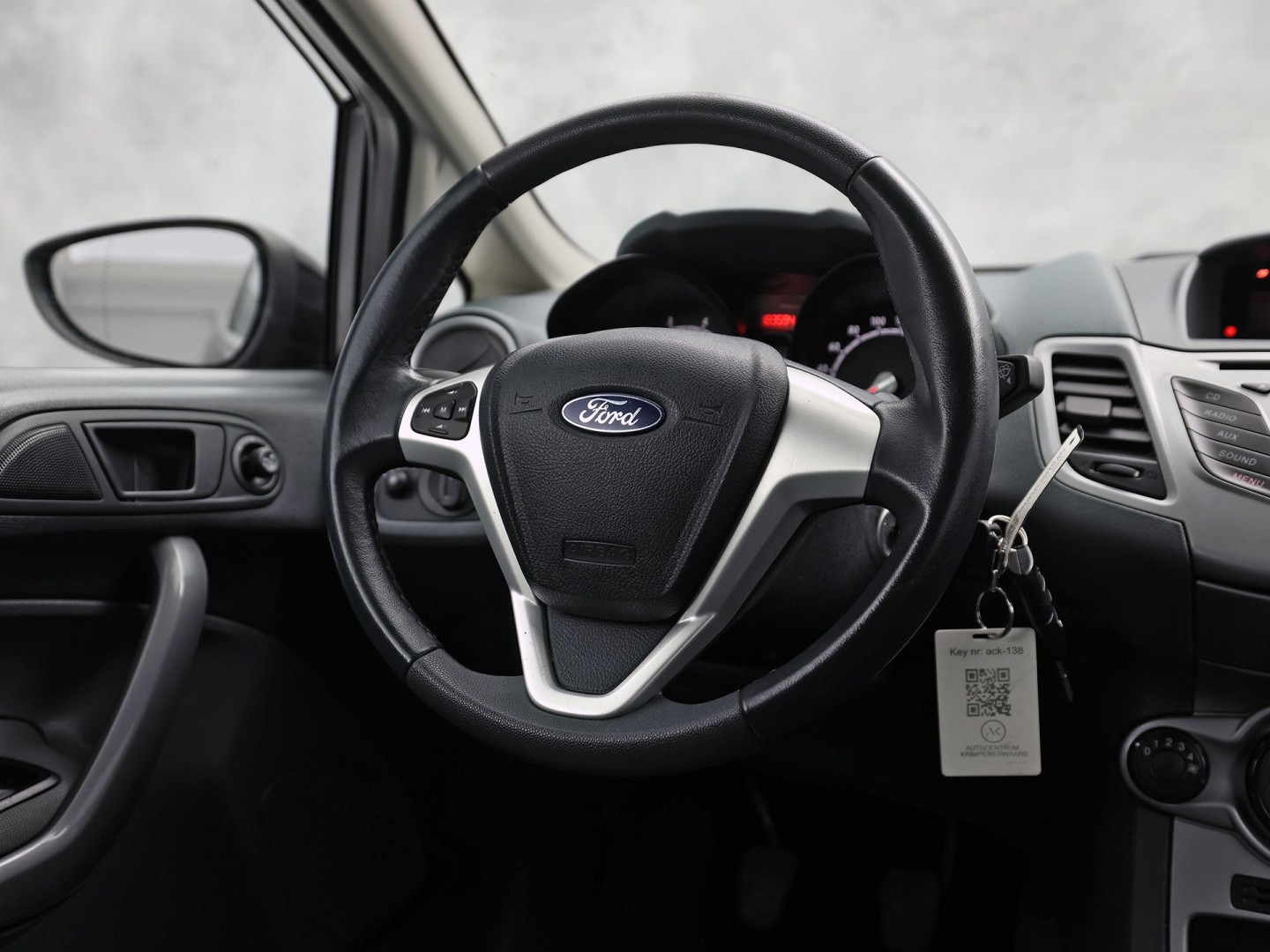 Ford Fiesta 1.25 S-Edition (AIRCO, LM VELGEN, ELEK RAMEN, GETINT GLAS, SPORTSTOELEN, MULTIFUNCTIONEEL STUURWIEL, NIEUWSTAAT)