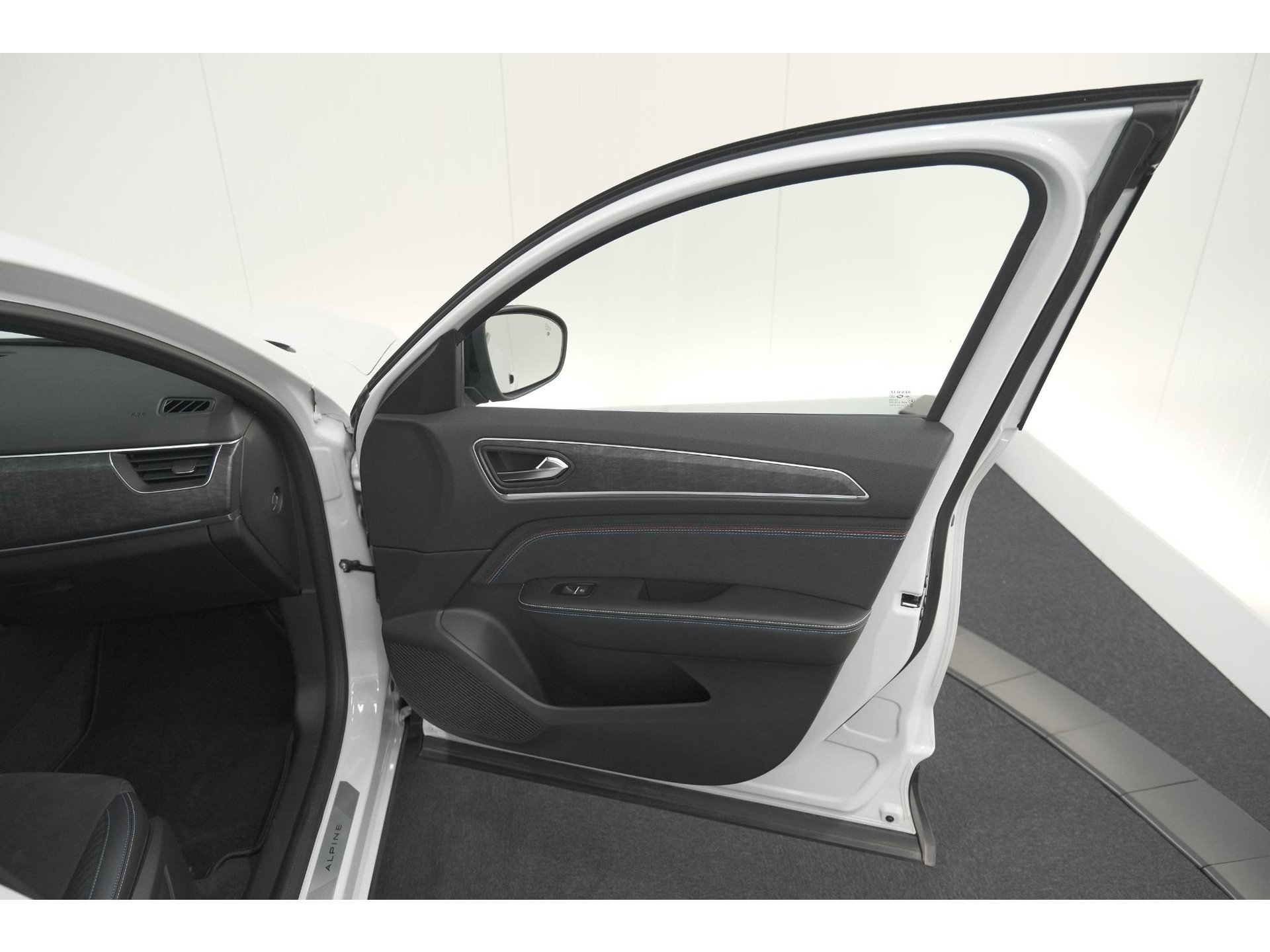 Renault Arkana 1.6 E-Tech hybrid 145 Esprit Alpine | 360 Camera | Adaptieve Cruise Control | Pack Winter | Dodehoekdetectie