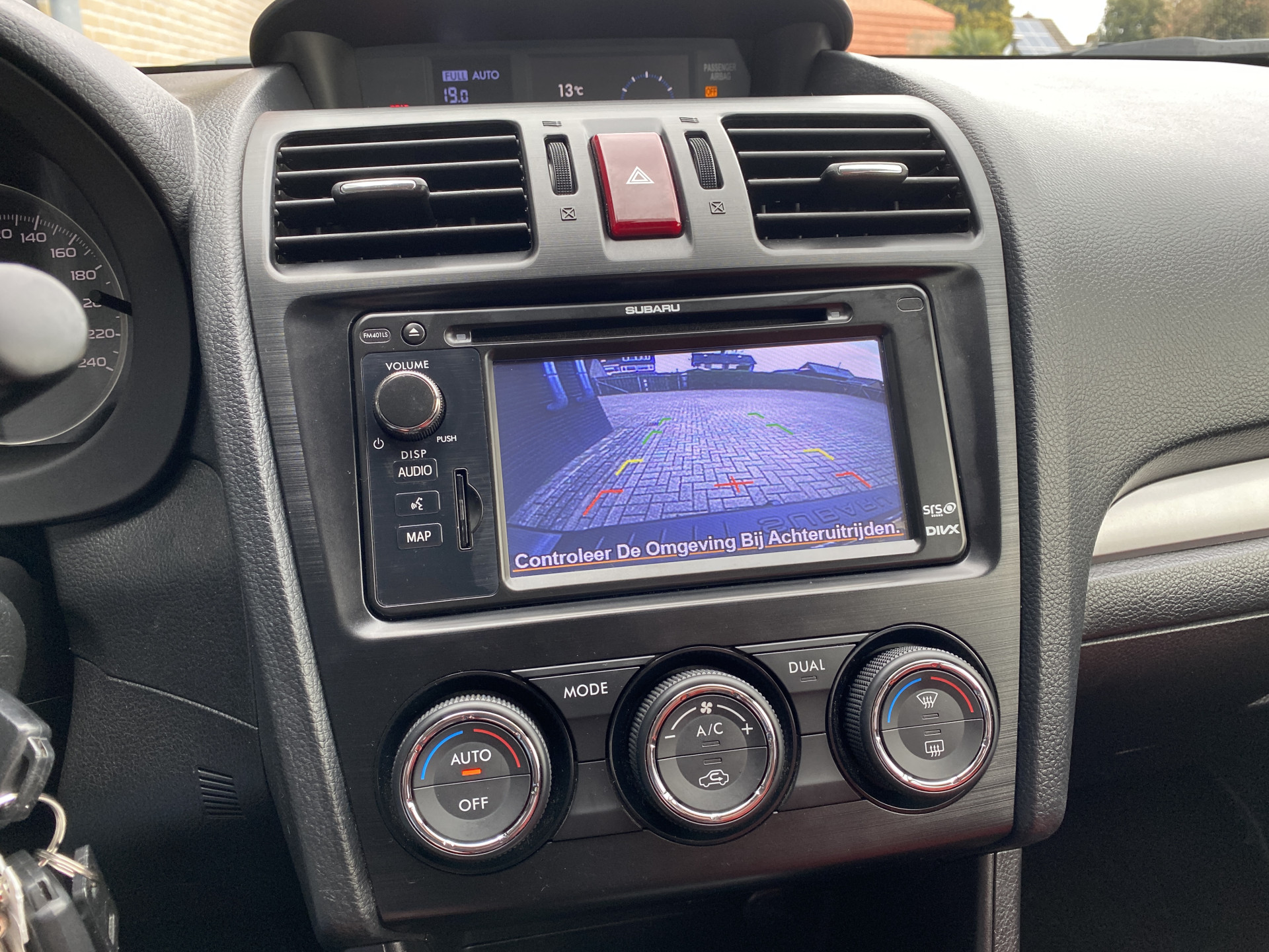 Subaru XV 2.0i Luxury AWD 150 pk AUT. | dealer onderhouden | navigatie | trekhaak | leder interieur | camera | all season banden