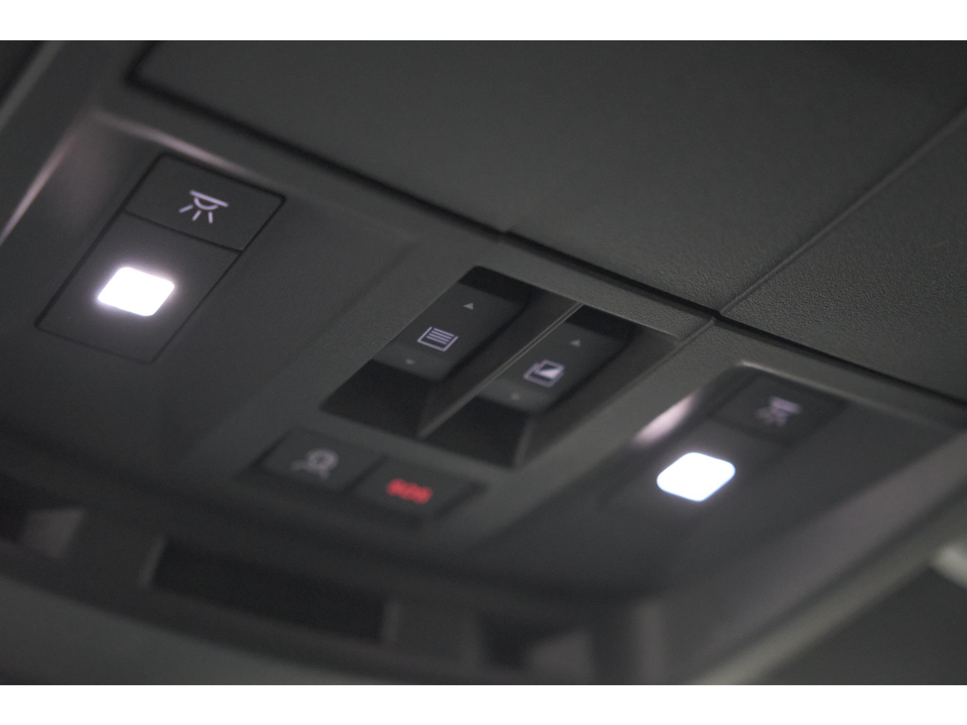 Peugeot 3008 1.2 Hybrid 136 GT | Panoramdak | 360 Camera | Stoelverwarming | Elektrische Kofferklep | Allseason Banden