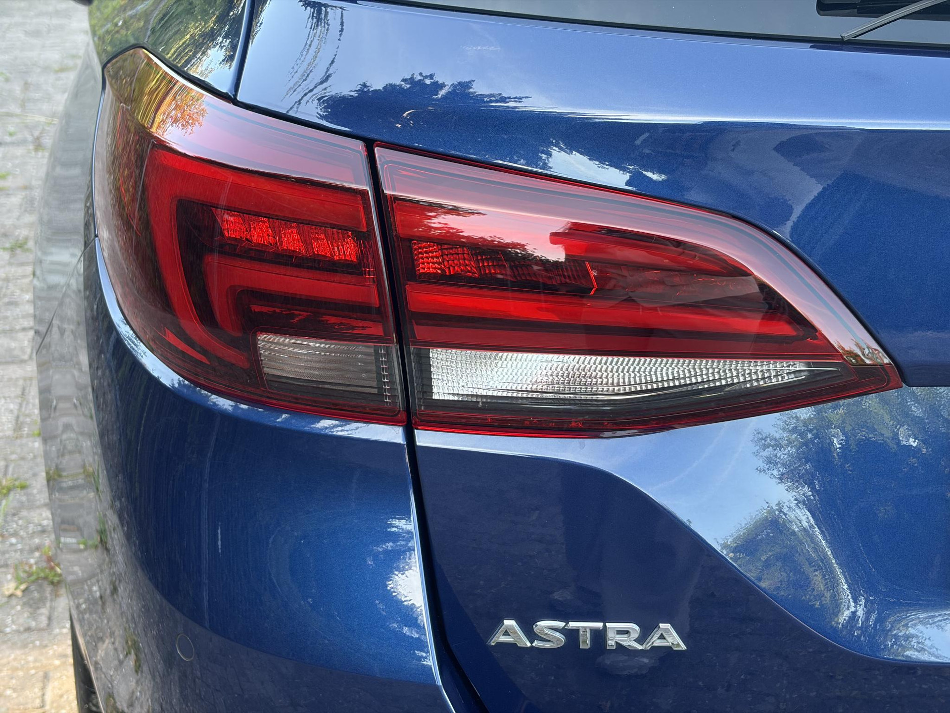 Opel Astra Sports Tourer 1.2 Ultimate ✓146pk✓2e Eigenaar✓Trekhaak✓Camera✓Carplay✓Navi✓Alcantara-Leder✓17''Lmv✓Stoelverw-Stuurverw✓Net beurt gehad✓Dodehoek✓Rijstrooksensor✓Pdc V+A✓6 Bak✓N.A.P✓Bj 11-2020✓Apk tot 08-2028