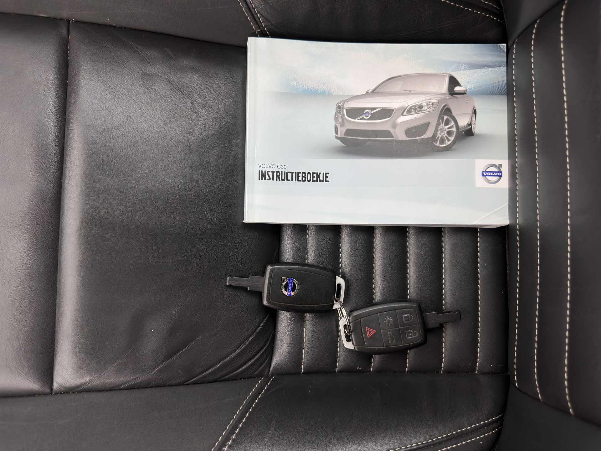 Volvo C30 1.6 D2 R-Design (INCL-BTW) *LEATHER-FABRIC | SPORT-SEATS | ECC | PDC | CARBON-INLAY | CRUISE | 17''ALU*