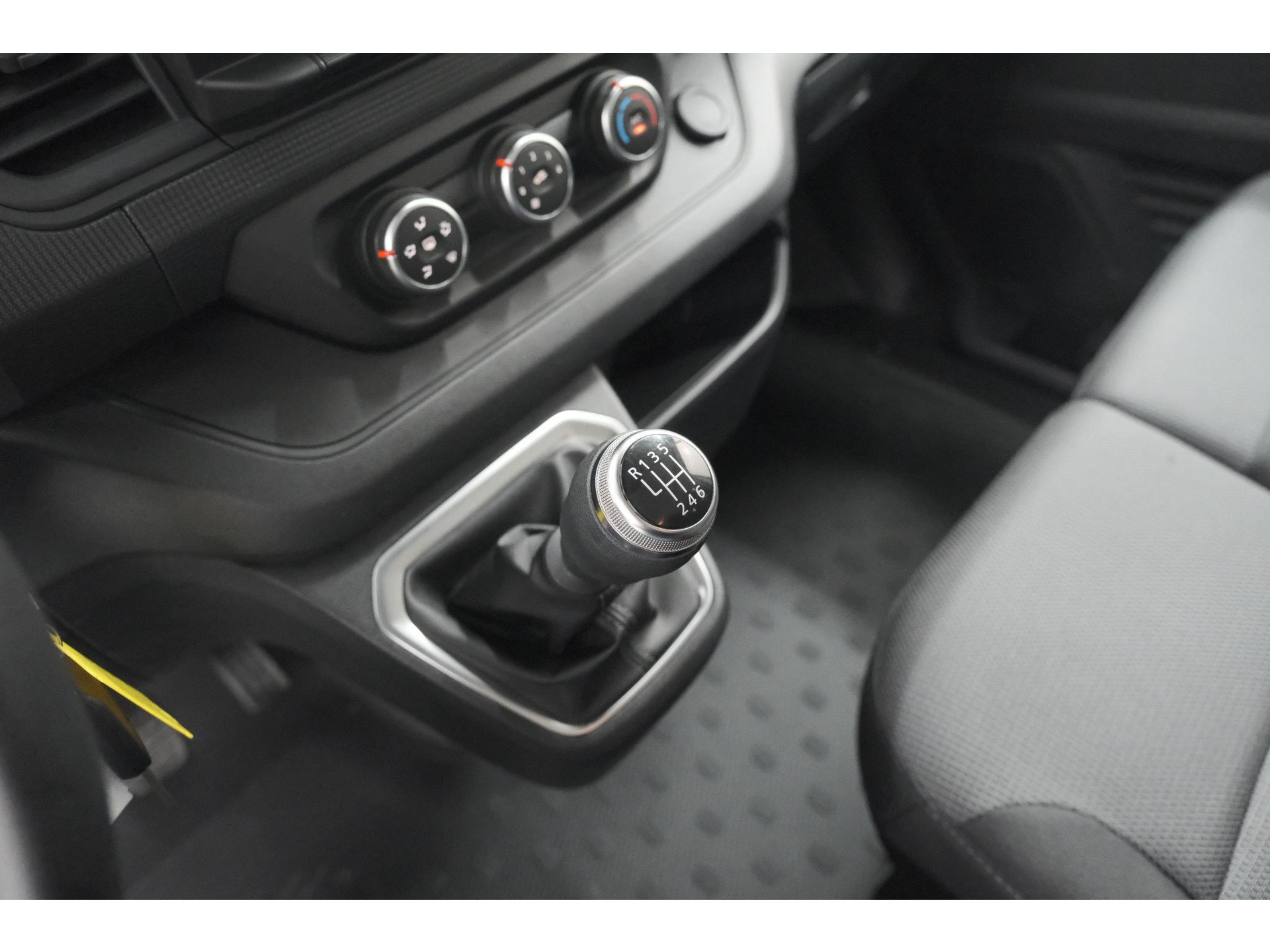 Renault Trafic 2.0 Blue dCi 130 T29 L2H1 Advance DC | 6 Zitplaatsen | Camera | Apple Carplay | Navigatie