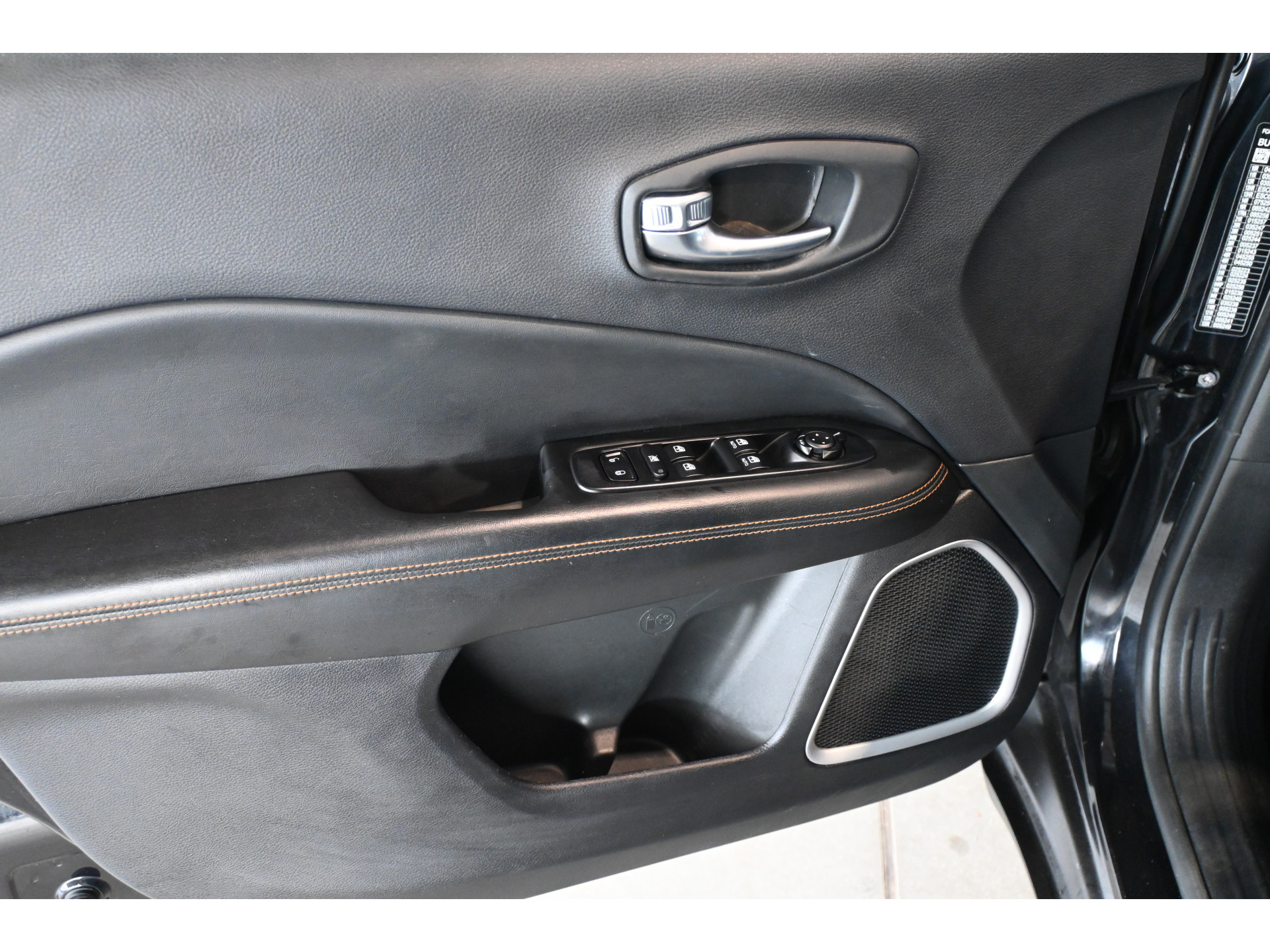 Jeep Compass 1.3T Limited Automaat Nap! Navigatie Cruise PDC Clima Xenon Stoel / Stuurverwarming 1e Eigenaar! Inruil Mogelijk!