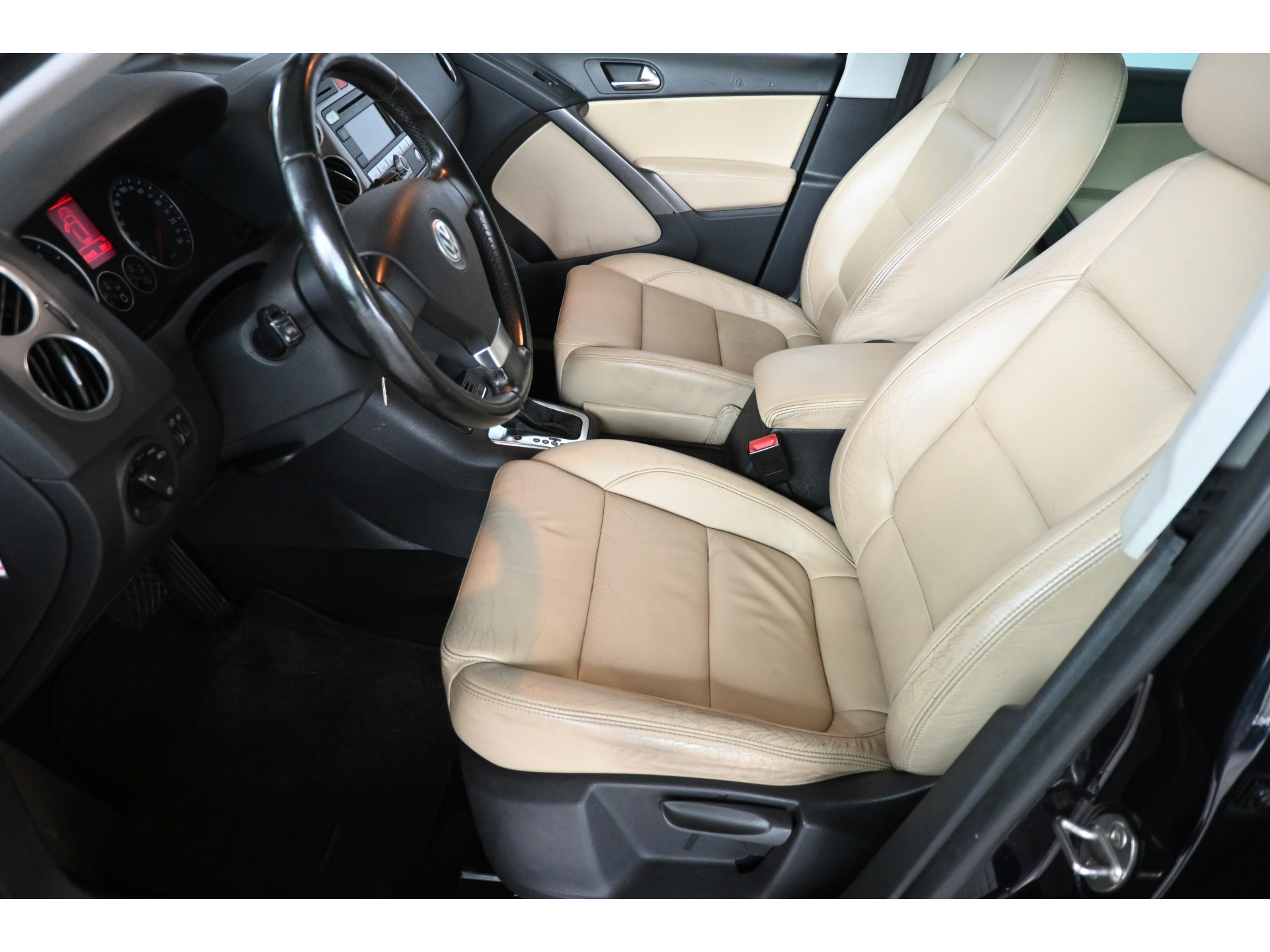 Volkswagen Tiguan 2.0 TDI Automaat DSG Sport&Style 4Motion Clima Cruise control Trekhaak Leder Lichtmetaal Inruil mogelijk