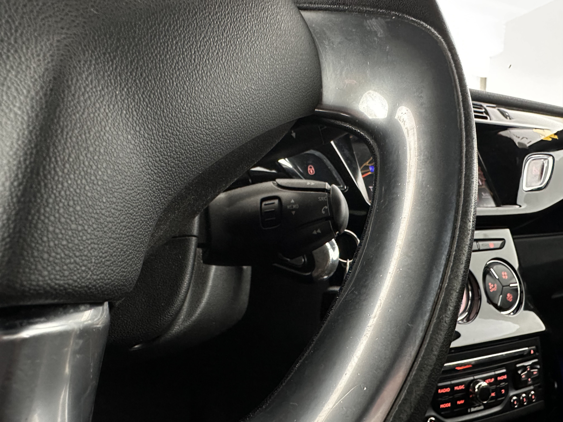 Citroën DS3 1.6 e-HDi Business *MICROFIBRE | NAVI-FULLMAP | SPORT-SEATS | PRIVACY-GLASS | ECC | PDC | CRUISE | 17''ALU*