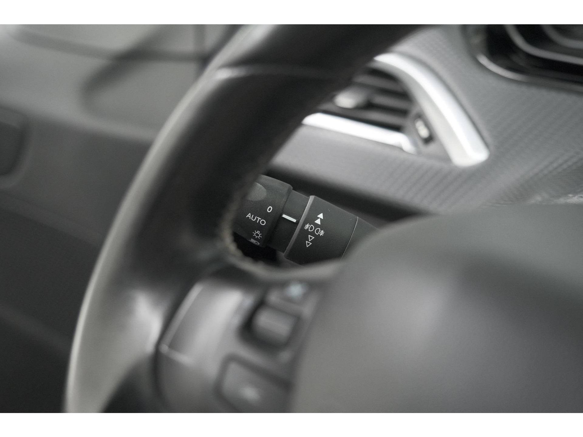 Peugeot 208 PureTech 110 Tech Edition | Camera | Apple Carplay | Parkeersensoren
