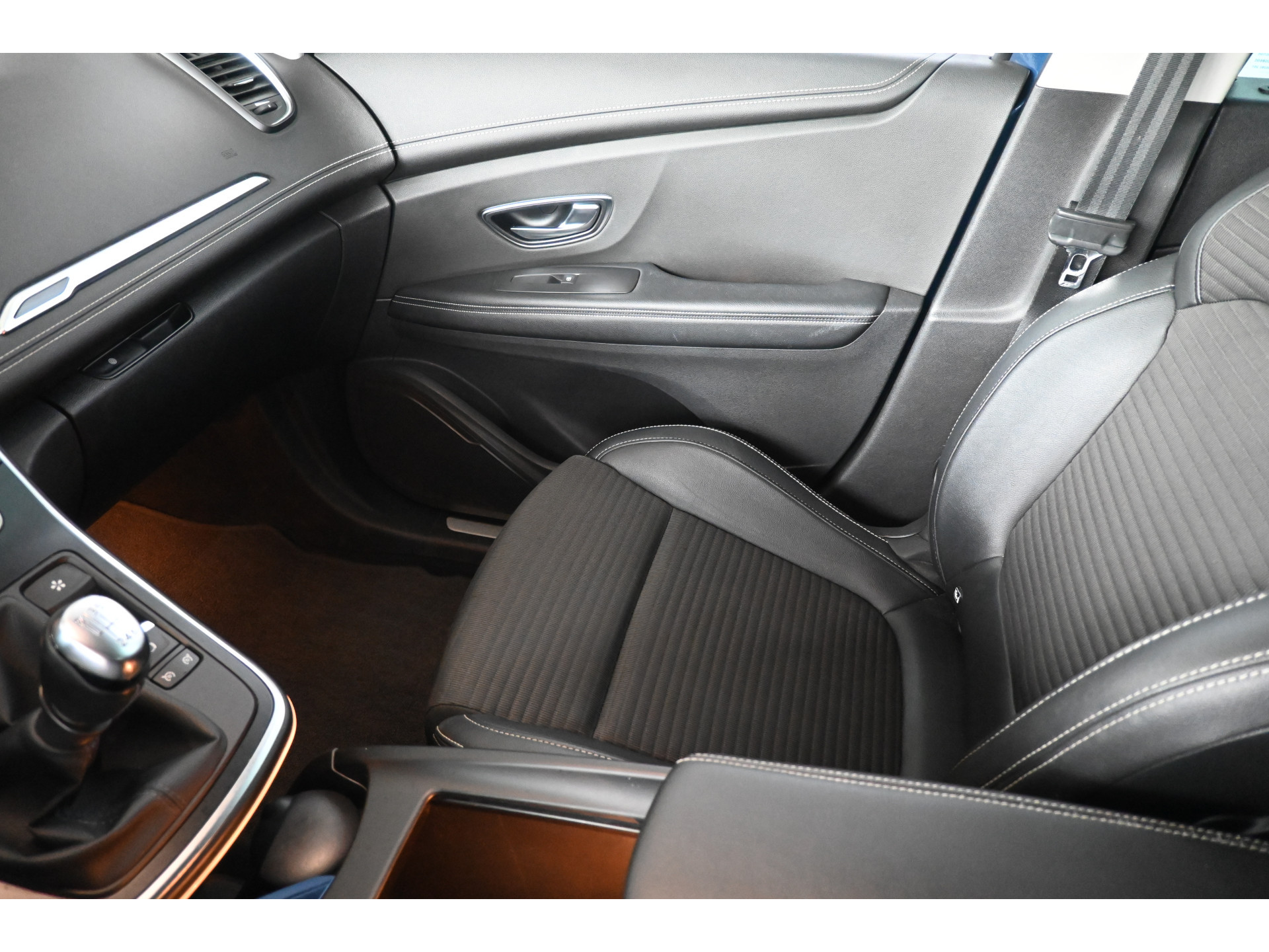 Renault Scénic 1.2 TCe Intens Clima Navigatie Cruise Control LED Rijklaarprijs! Inruil Mogelijk!