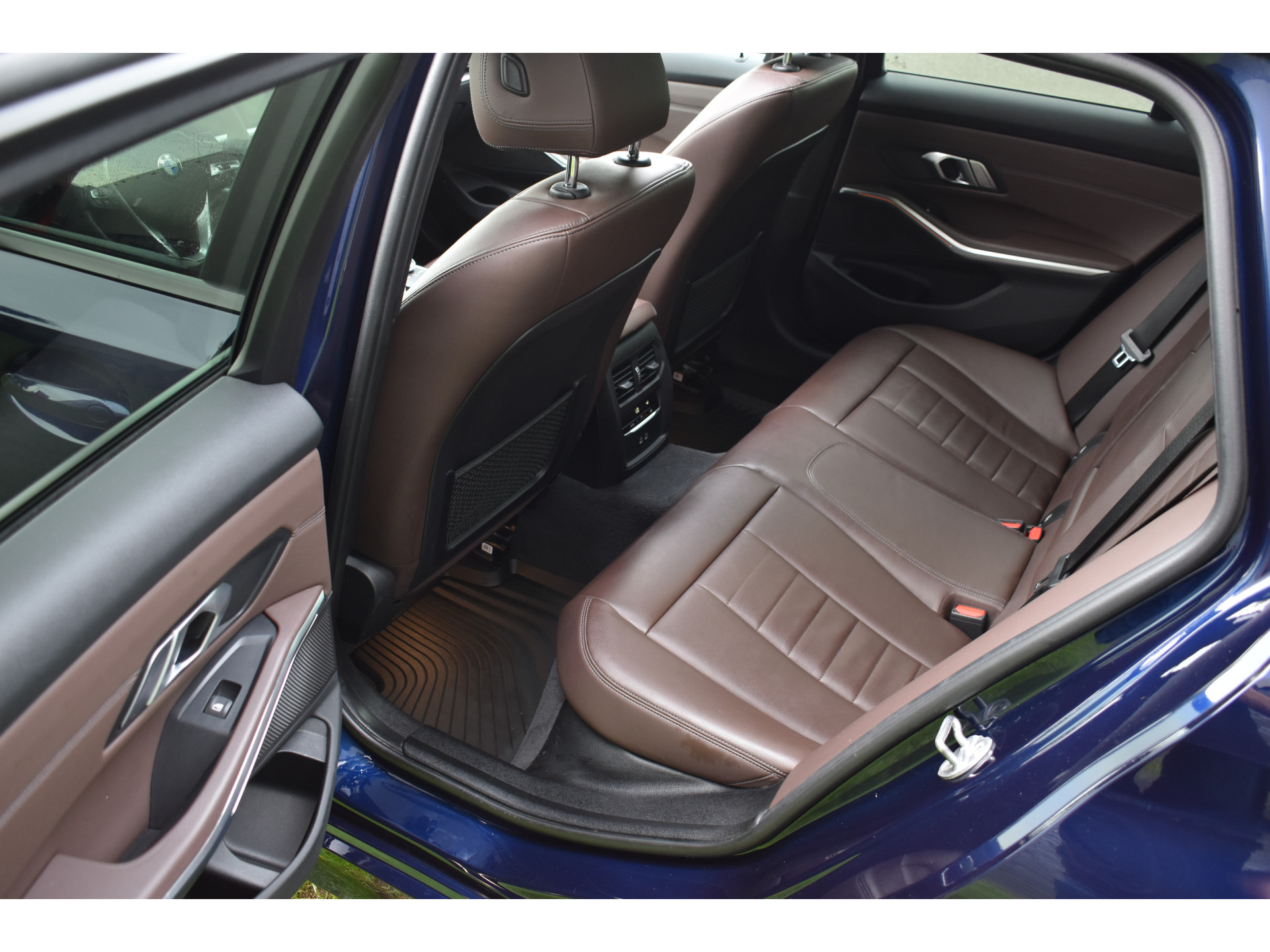 BMW 3-serie Touring 330e Business Edition Plus Plugin-hybride Pano Leder