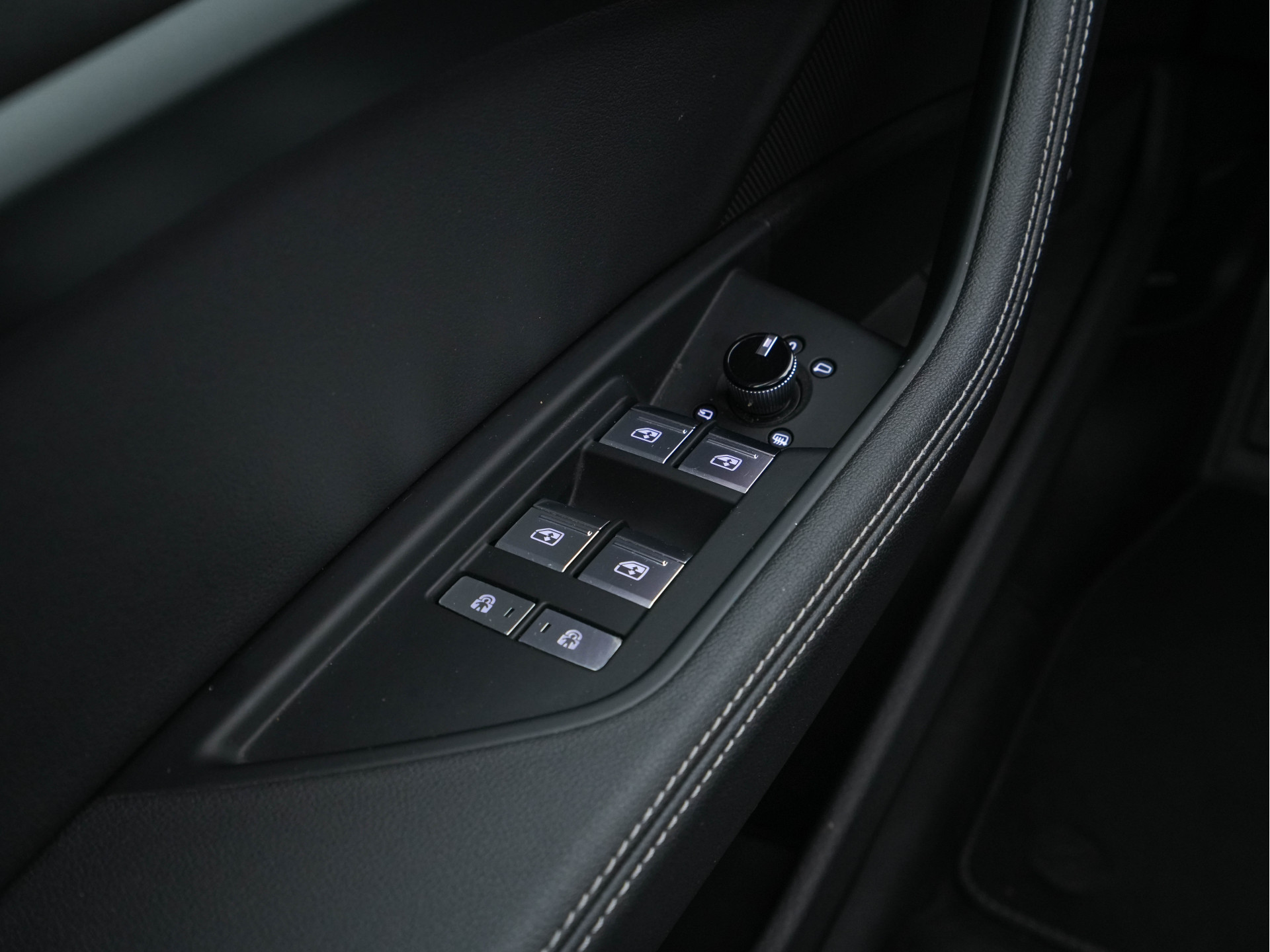 Audi e-tron Sportback 55 Quattro Business-Edition-Plus 95 kWh [ 3-Fase ] Aut. *PANO | MILANO-LUXURY-LEATHER |  ADAPTVE-CRUISE | DIGI-COCKPIT | FULL-LED | MEMORY-PACK | KEYLESS | NAVI-FULLMAP | AUDI-SOUND | COMFORT-SEATS | 20''ALU*