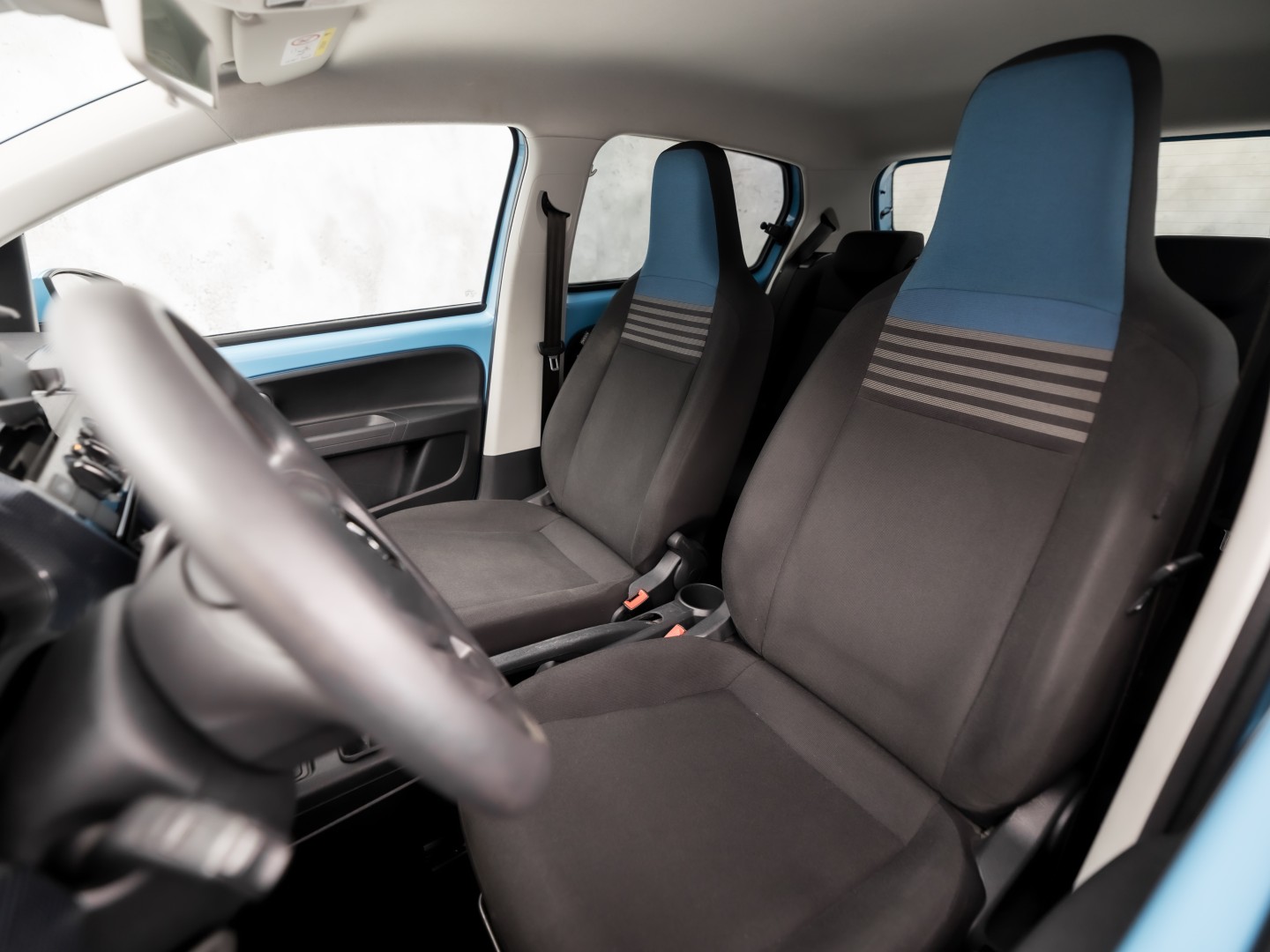 Volkswagen up! 1.0 Sport up! (AIRCO, 5 DEURS, CRUISE, PARKEERSENSOREN, GETINT GLAS, SPORTSTOELEN, LM VELGEN, NIEUWSTAAT)