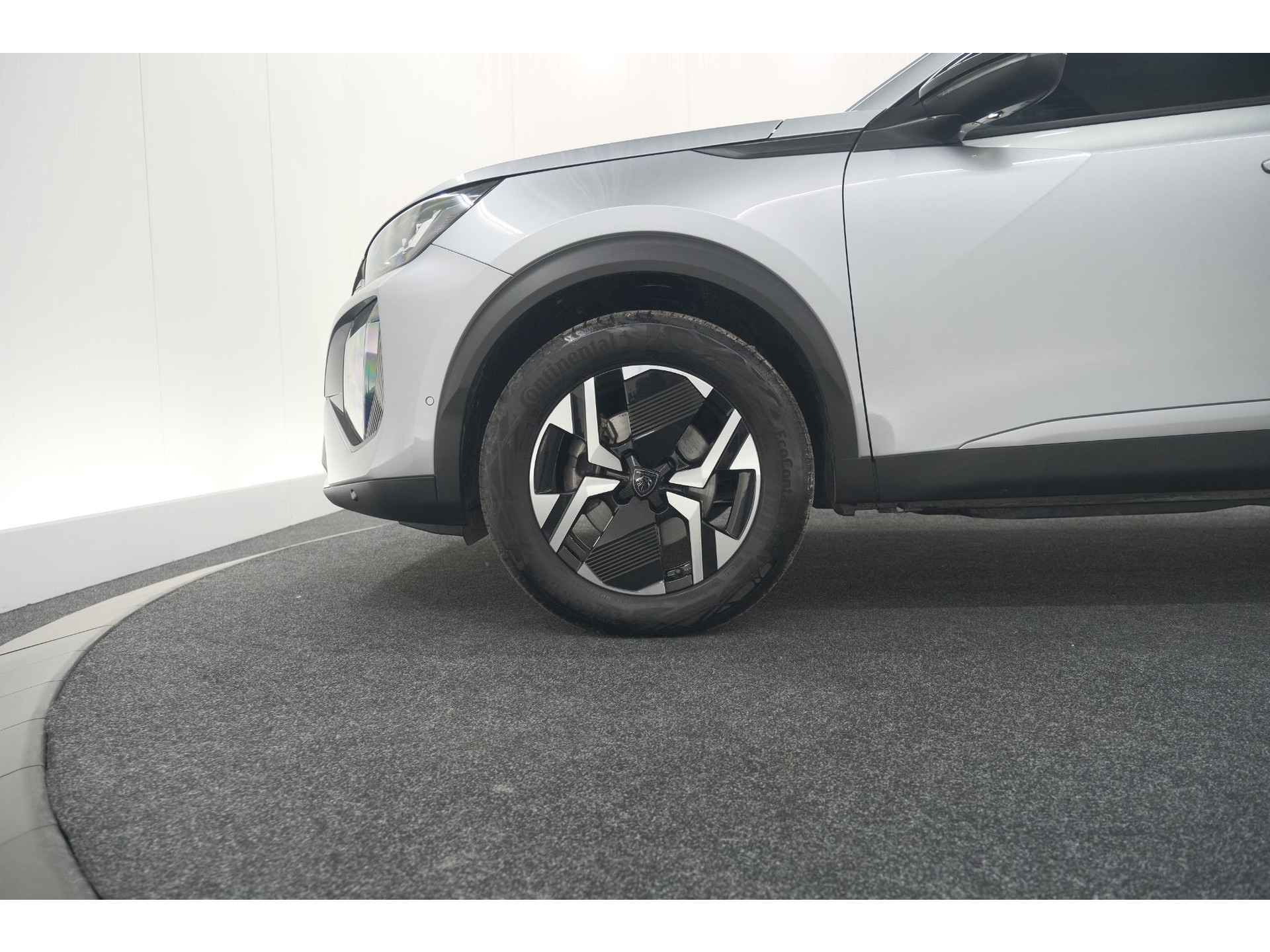 Peugeot 2008 Hybrid 136 e-DCS6 Allure | 360 Camera | Adaptieve Cruise Control | Dodehoekdetectie | Navigatie