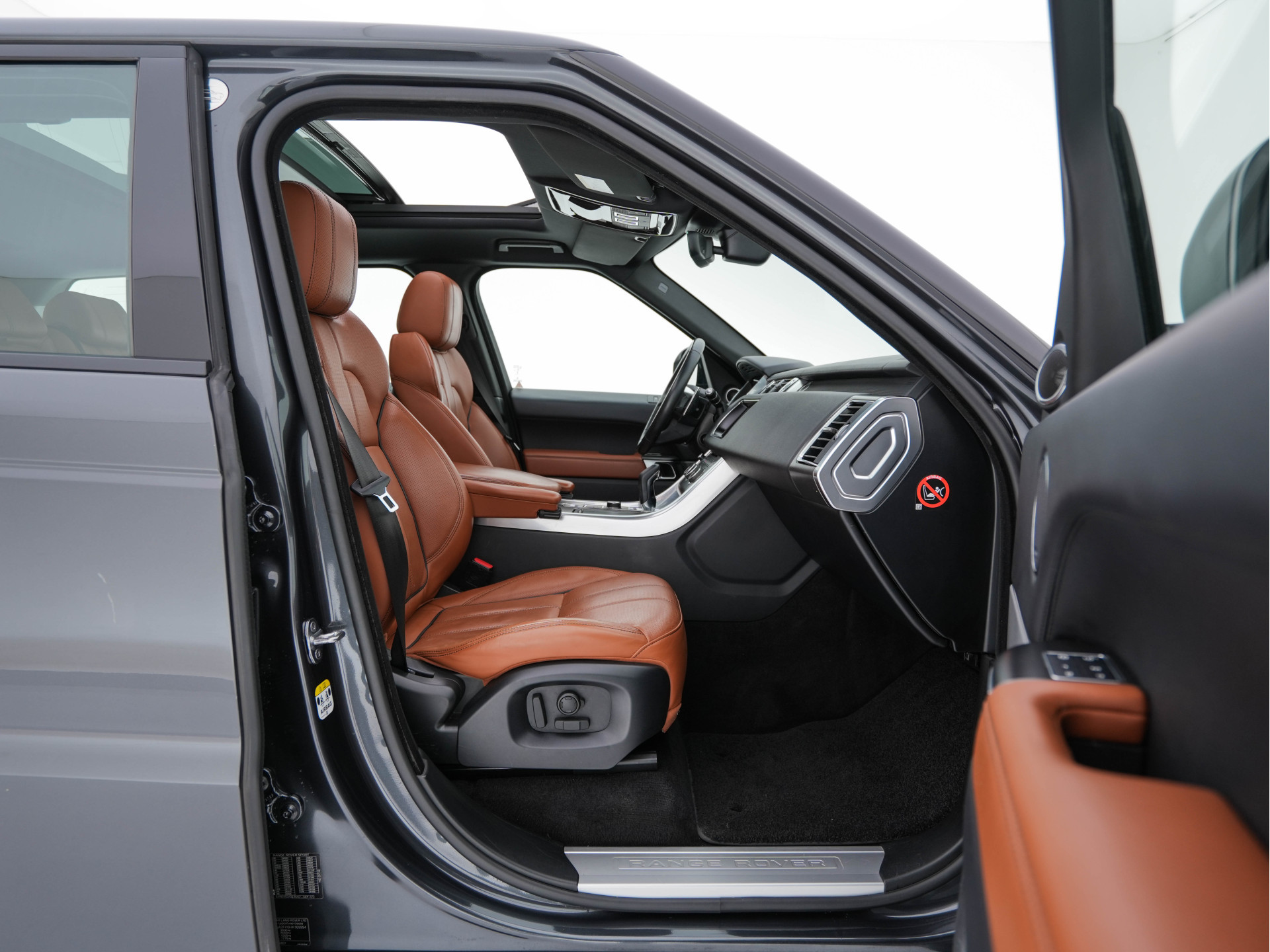 Land Rover Range Rover Sport 3.0 TDV6 HSE Dynamic Aut. *PANO | DIGI-COCKPIT | LEATHER | XENON | NAVI-FULLMAP | CAMERA | KEYLESS | AIR-SUSPENSION | ECC | PDC | HEATED-SPORTSEATS | AMBIENT-LIGHT | CARBON-INLAY | SHIFT-PADDLES | CRUISE |