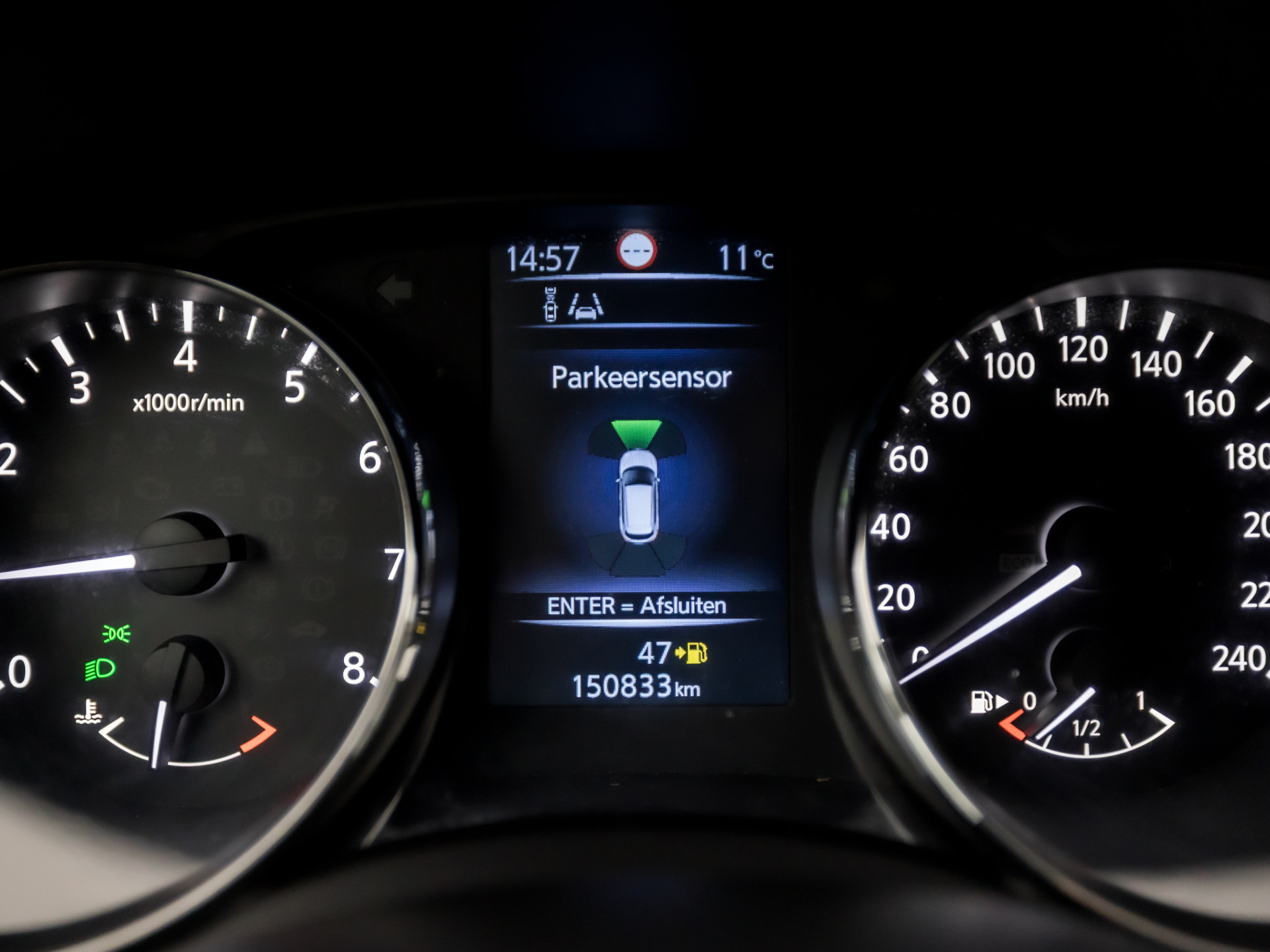 Nissan Qashqai 1.2 Acenta Sport (NAVIGATIE, CLIMATE, STOELVERWARMING, CAMERA, SPORTSTOELEN, PARKEERSENSOREN, CRUISE, NIEUWE APK, NIEUWSTAAT)
