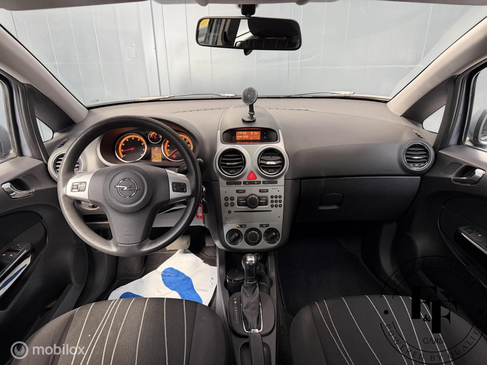 Opel Corsa 1.4-16V Cosmo| Vol Automaat | NAP | Cruise |Airco