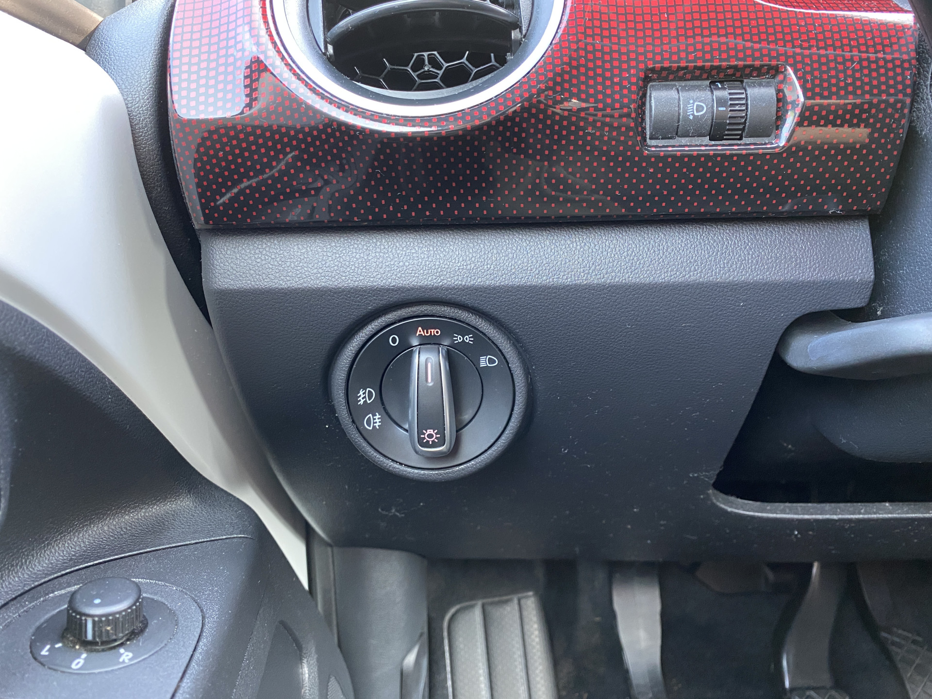 Volkswagen Up! 1.0 TSI GTI 116 pk | 17 inch lichtmetaal | stoelverwarming | climate control | zwart dak-spiegels | NL auto