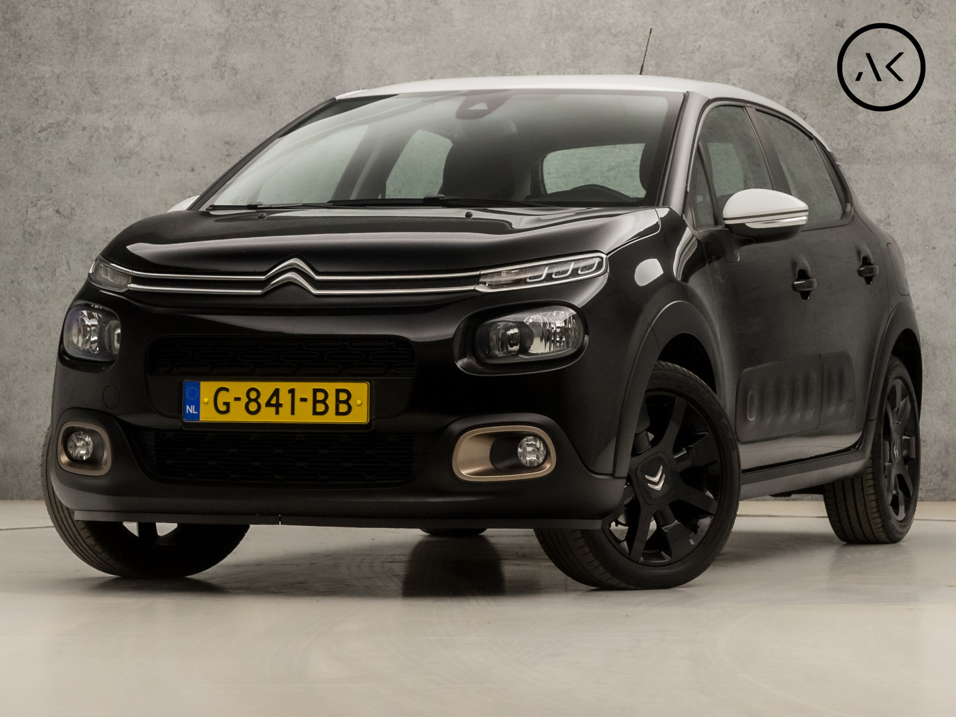 Citroën C3 1.2 PureTech S&S Origins (APPLE CARPLAY, NAVIGATIE, 360 CAMERA, LANE ASSIST, SPORTSTOELEN, LM VELGEN, PARKEERSENSOREN, CRUISE, NIEUWE APK, NIEUWSTAAT)