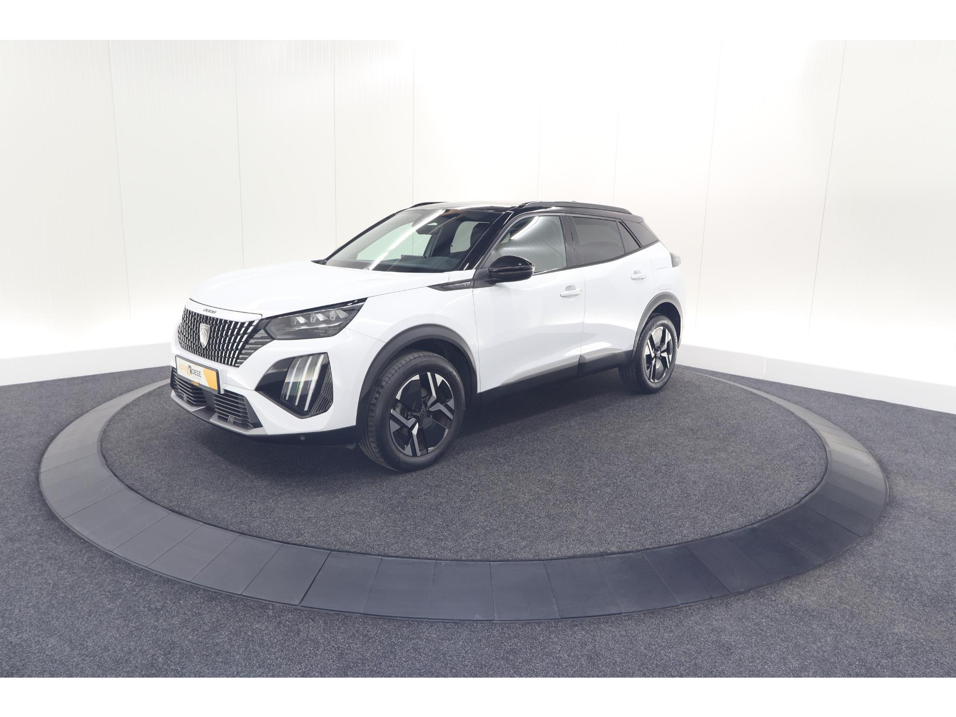Peugeot 2008 PureTech 130 EAT8 GT | Camera | Apple Carplay | Parkeersensoren | 17 Inch Lichtmetalen Velgen
