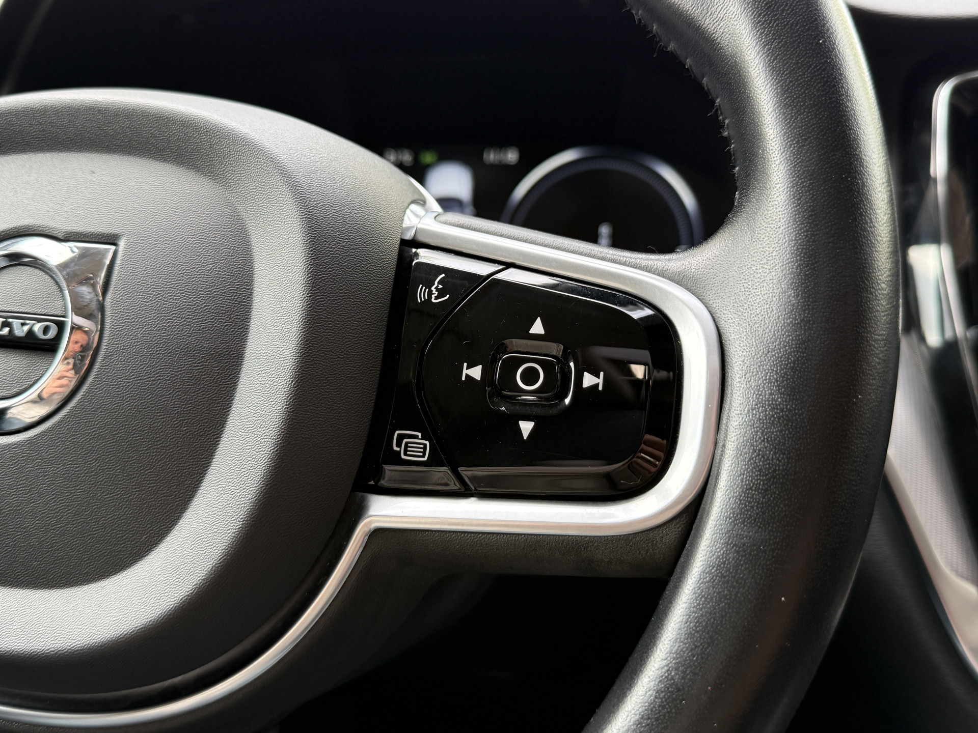 Volvo V60 2.0 T8 Twin Engine AWD Inscription | Panoramadak | 360 camera | Harman/Kardon | Adaptive cruise | Stoelverwarming