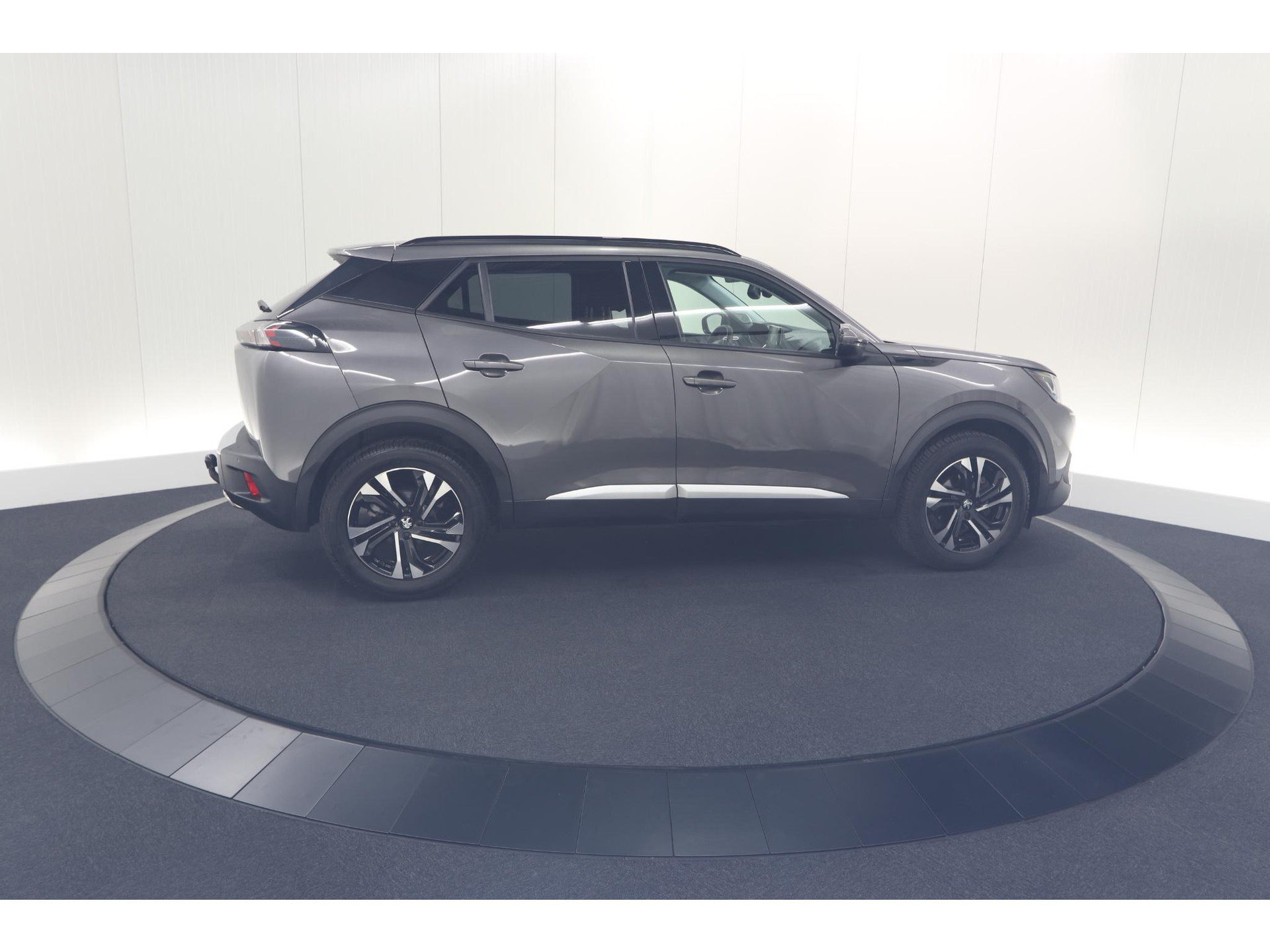 Peugeot 2008 PureTech 130 EAT8 Allure Pack | Trekhaak | Camera | Navigatie | Parkeersensoren