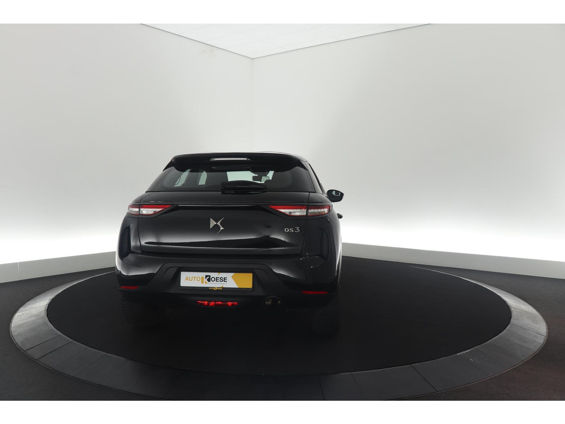 DS 3 Crossback PureTech 100 Montmartre | Parkeersensoren | Apple Carplay | Allseason Banden | Navigatie | Climate Control